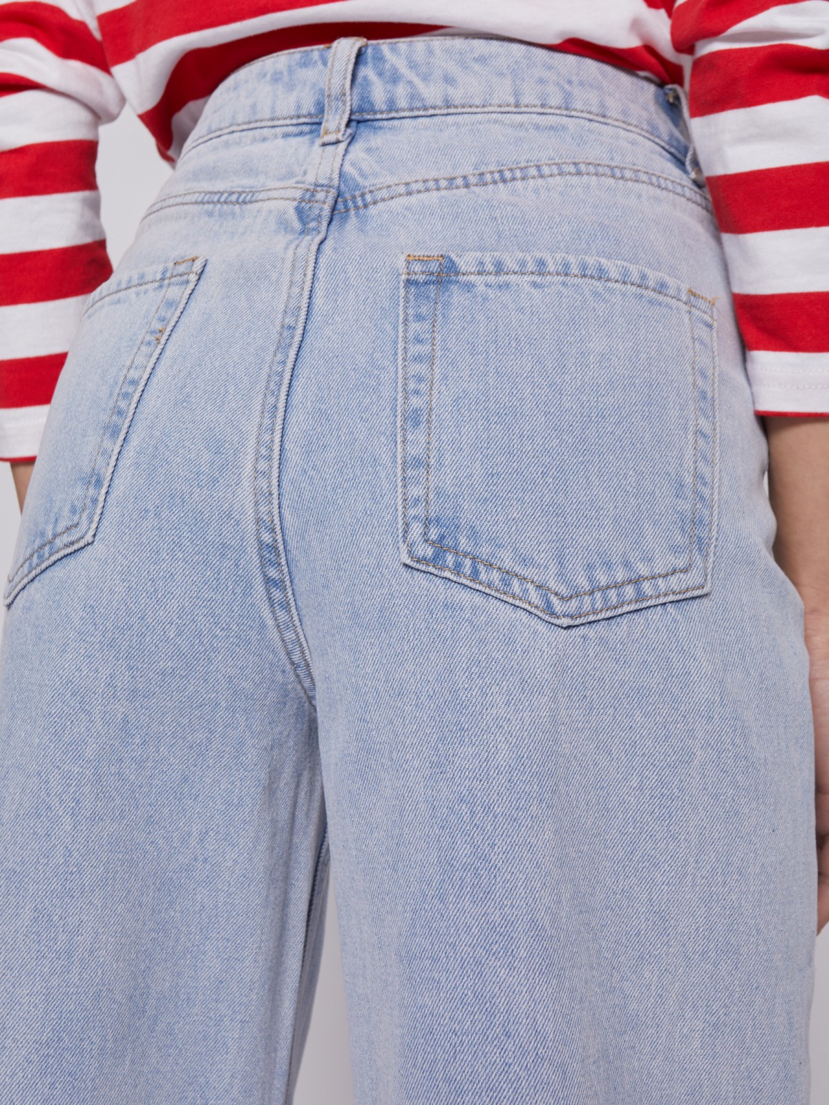 Джинсы силуэта Wide