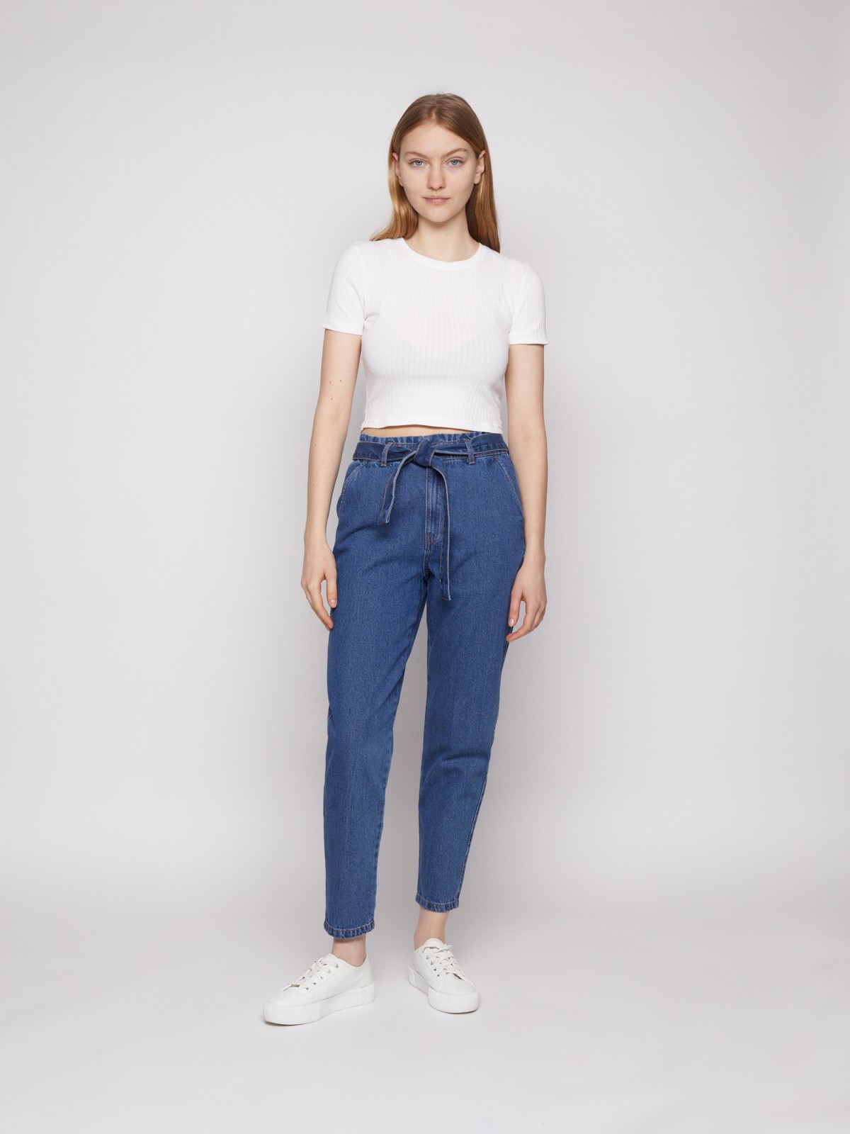 Джинсы силуэта Mom Fit с поясом