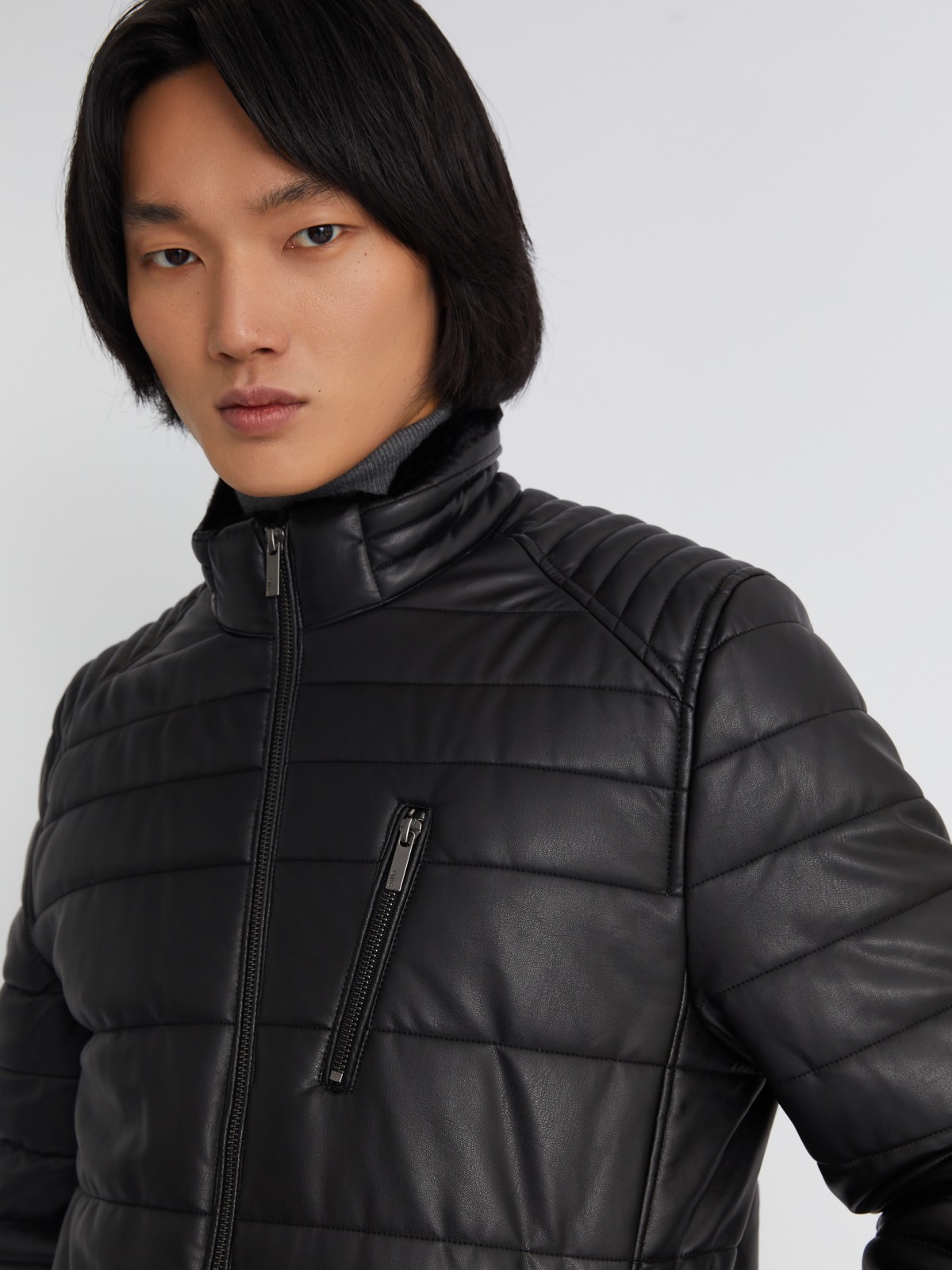 Тёплая стёганая куртка из экокожи на синтепоне с воротником-стойкой zolla 013345150014, цвет черный, размер S - фото 4