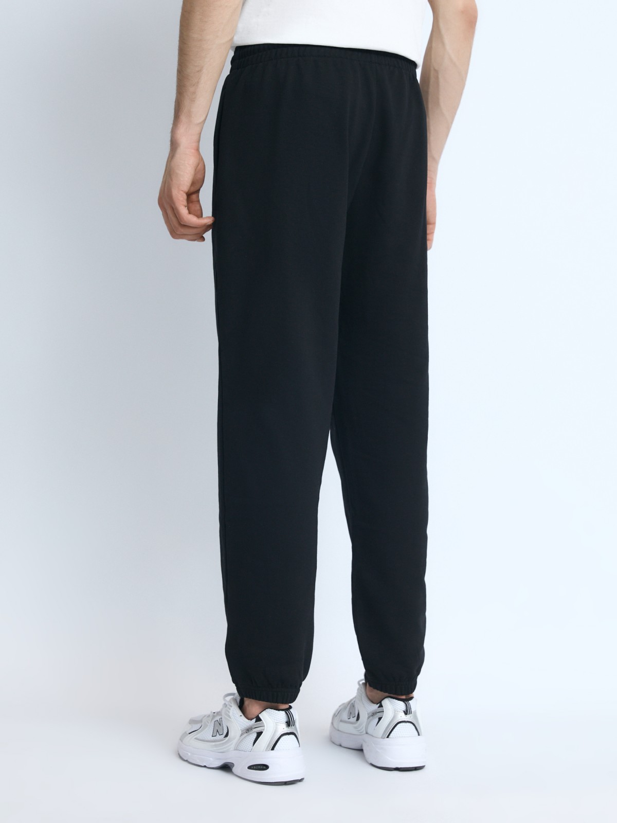 Трикотажные брюки-джоггеры на резинке