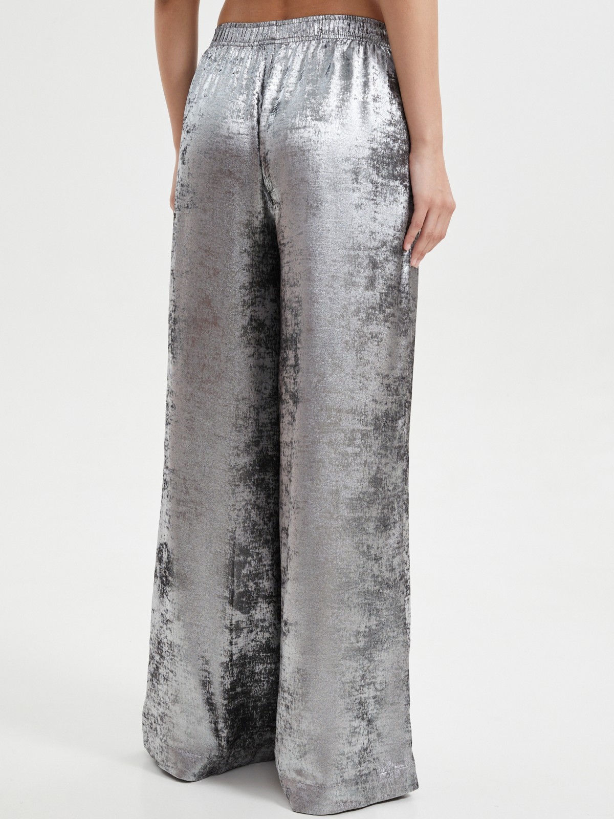 Брюки на резинке с серебряным блеском
