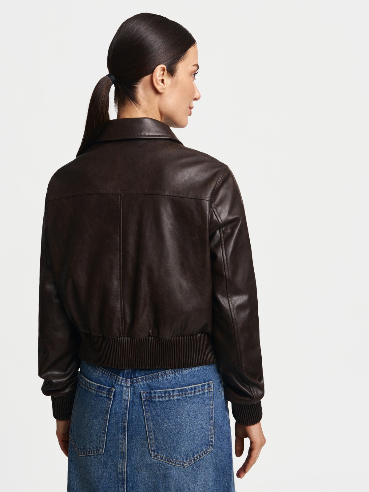 Куртка-бомбер из экокожи с воротником