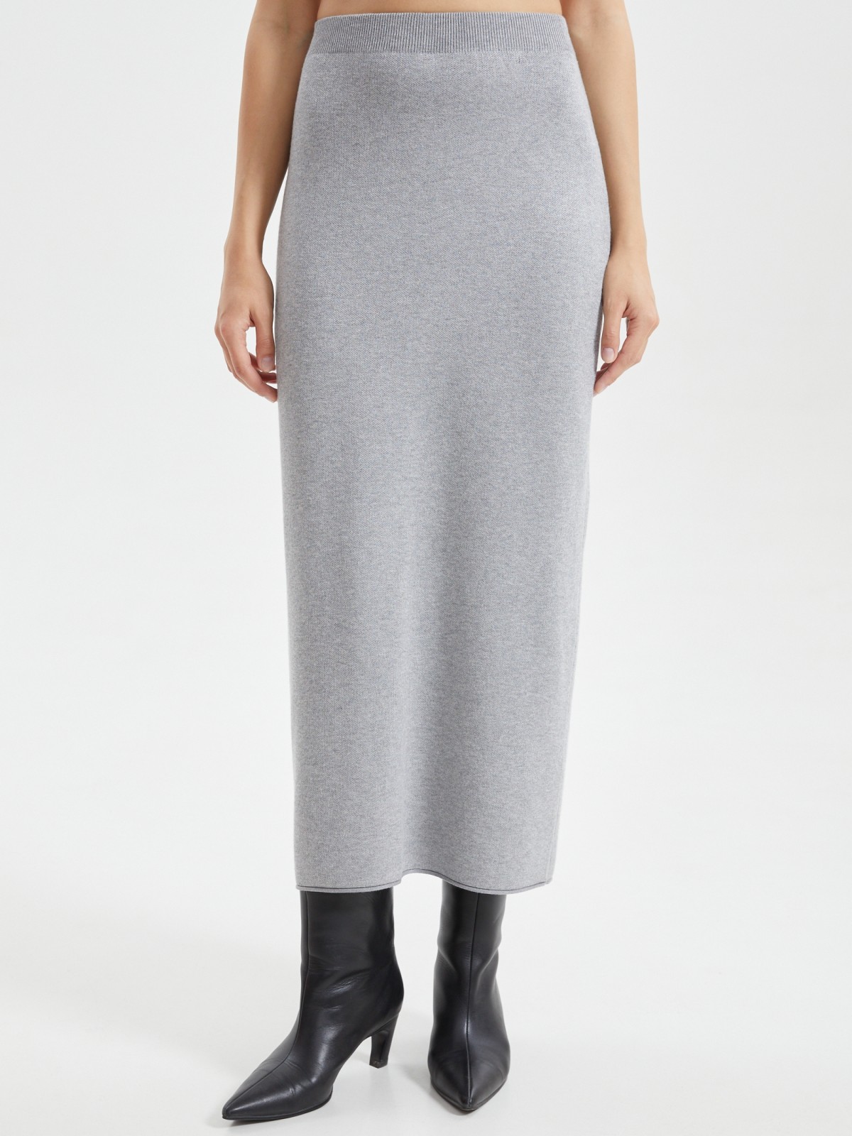 Трикотажная юбка миди с разрезом