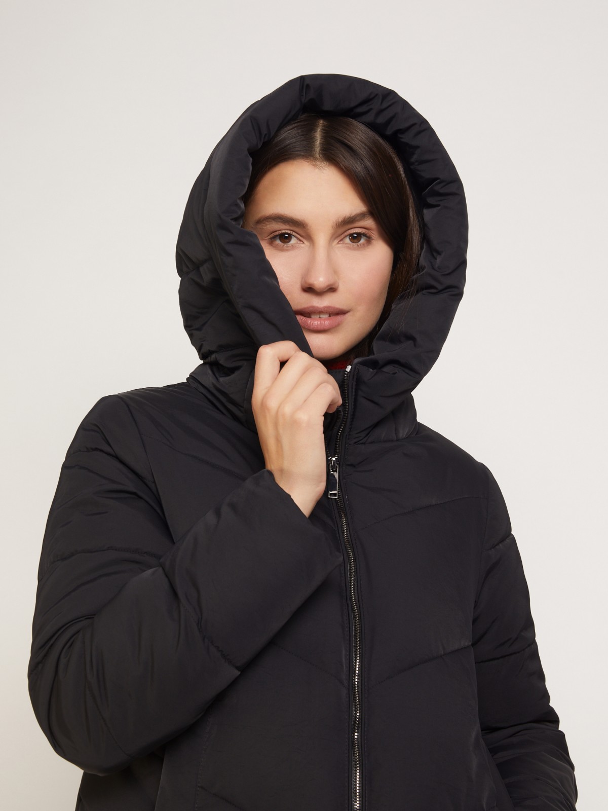 Тёплое стёганое пальто с капюшоном zolla 021345202054, цвет черный, размер XS - фото 6