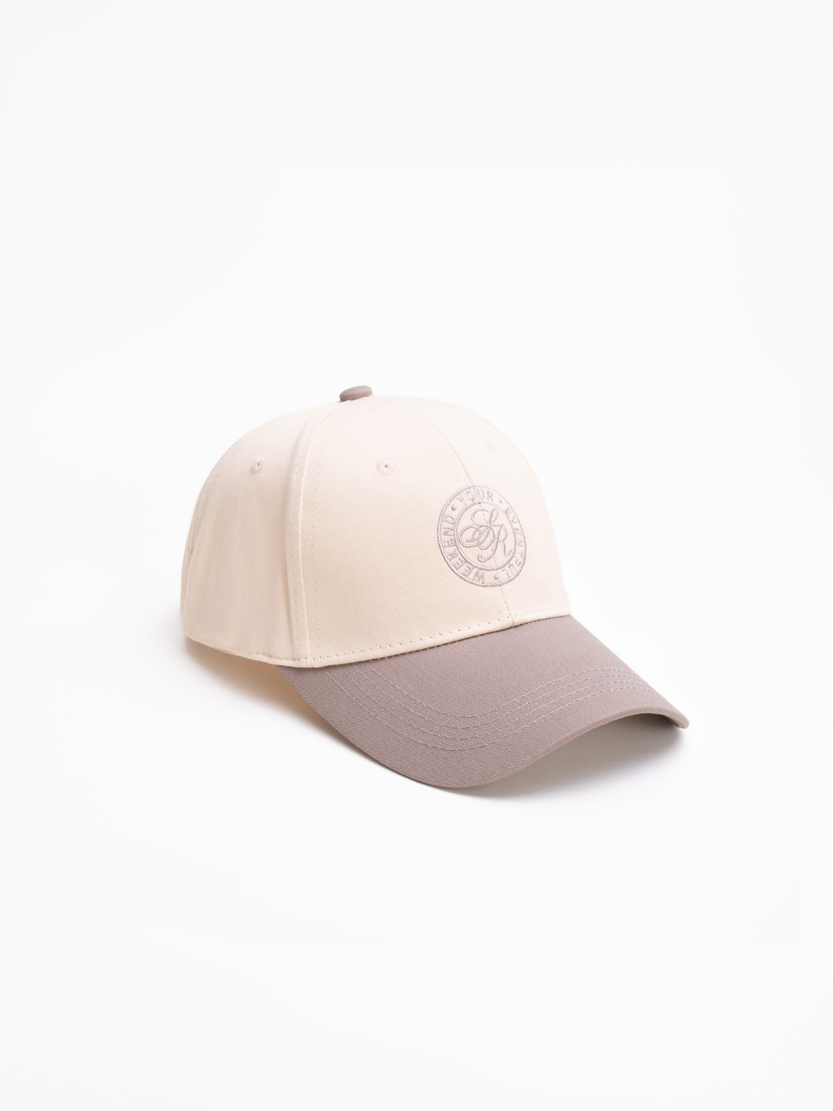 Бейсболка из хлопка с полукруглым козырьком