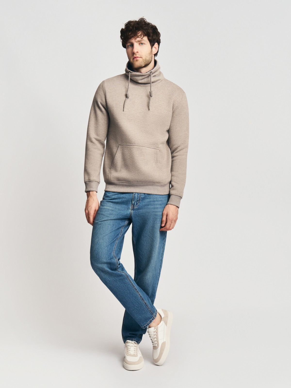 Утеплённый худи с воротником-хомутом