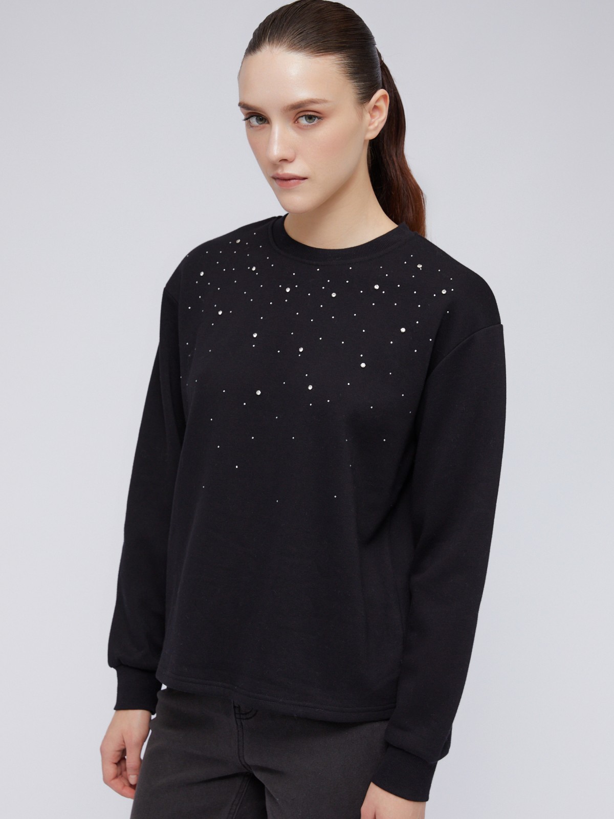 Утеплённый свитшот со стразами