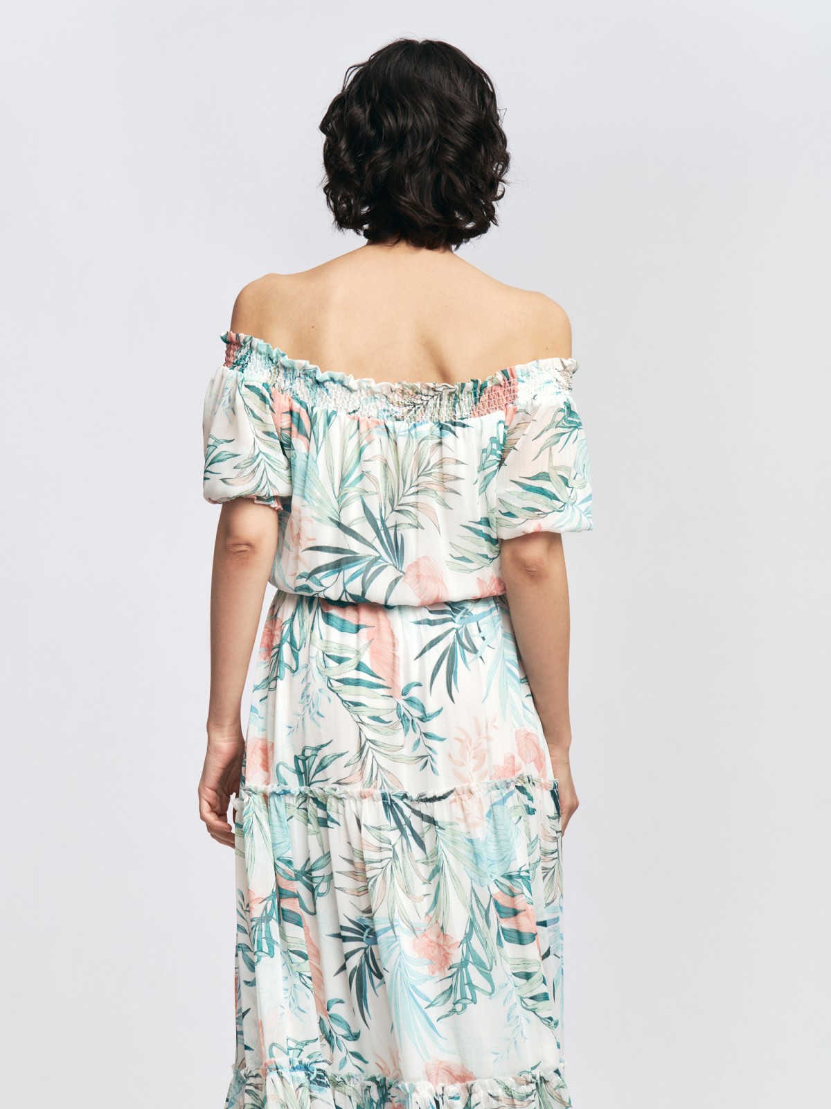 Шифоновое платье макси с открытыми плечами