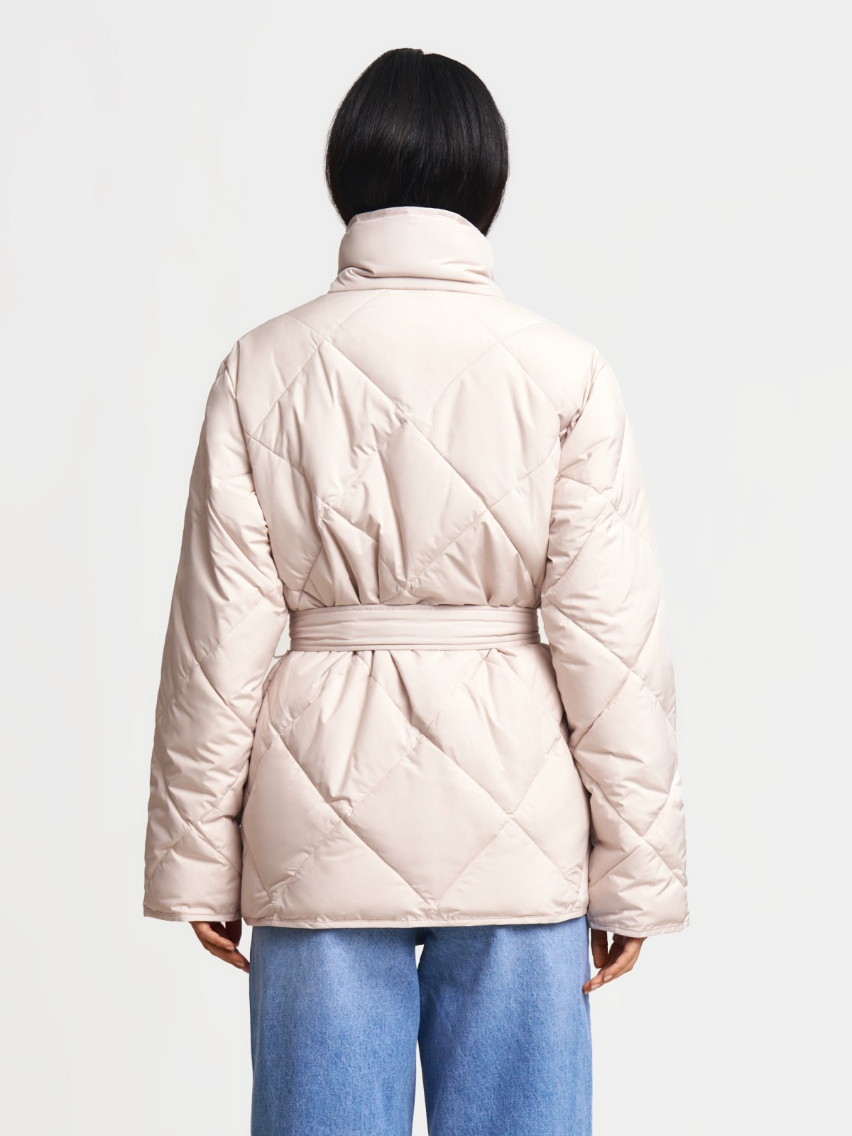 Тёплая куртка с воротником и поясом