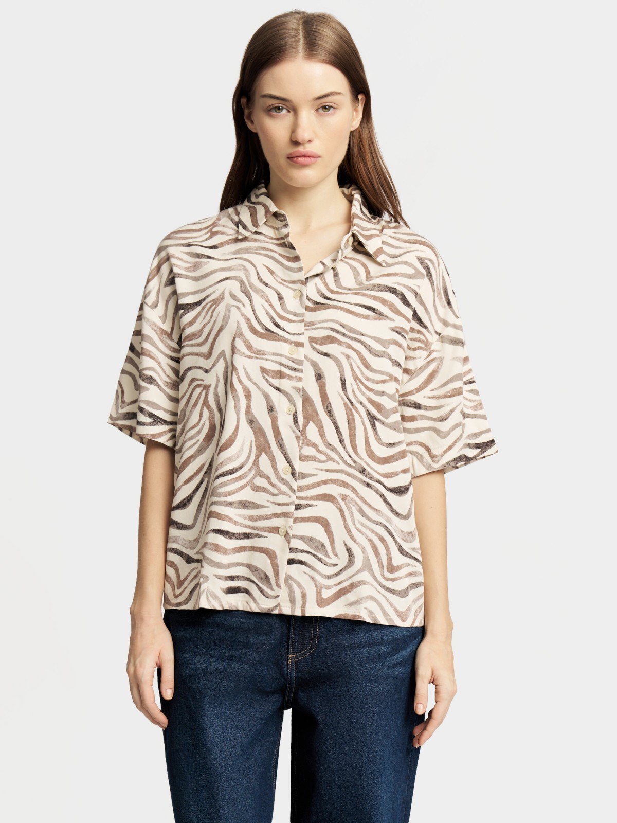 Рубашка из вискозы с коротким рукавом