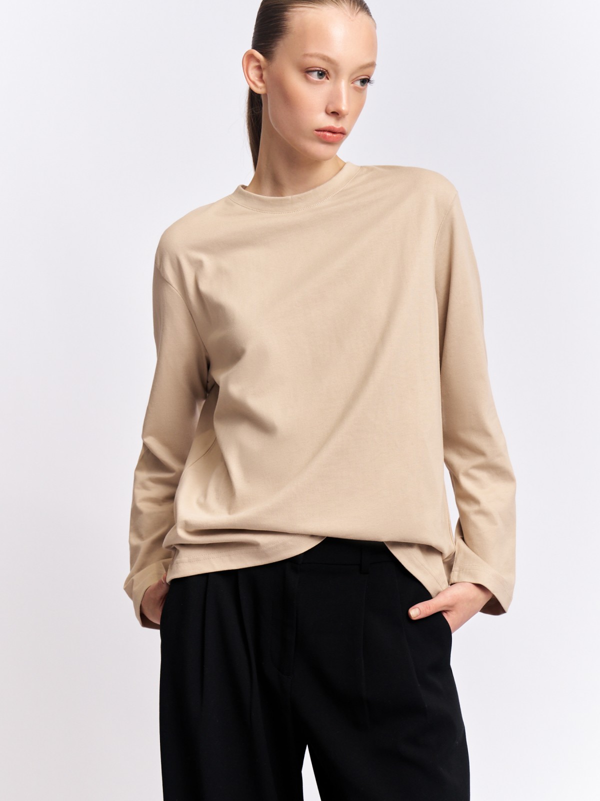 Лонгслив оверсайз фасона из хлопка