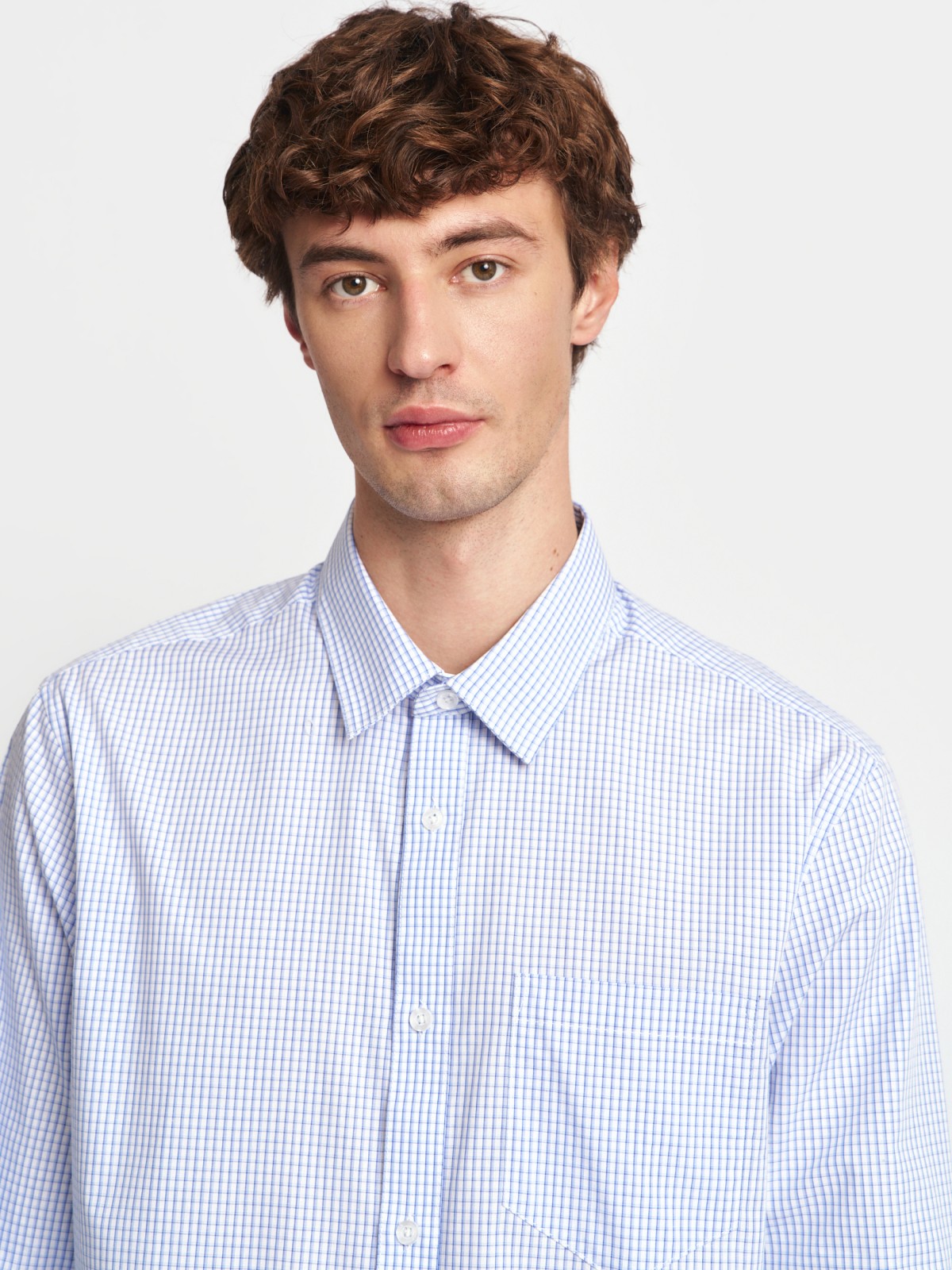Офисная рубашка прямого силуэта с узором в клетку