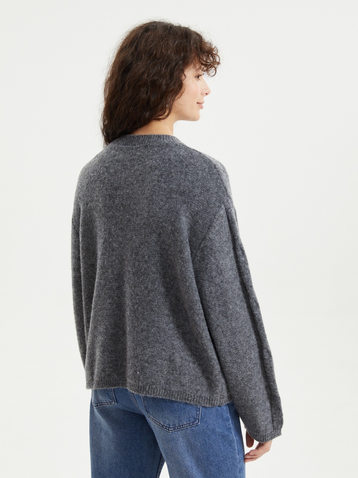 Вязаный джемпер с косами