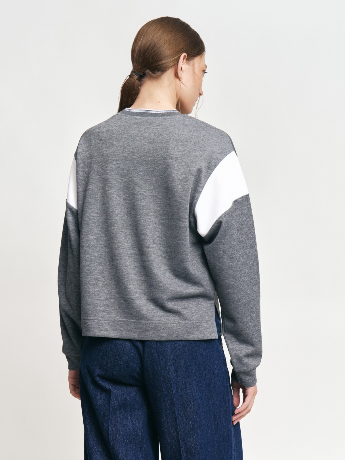 Свитшот с принтом-надписью на груди