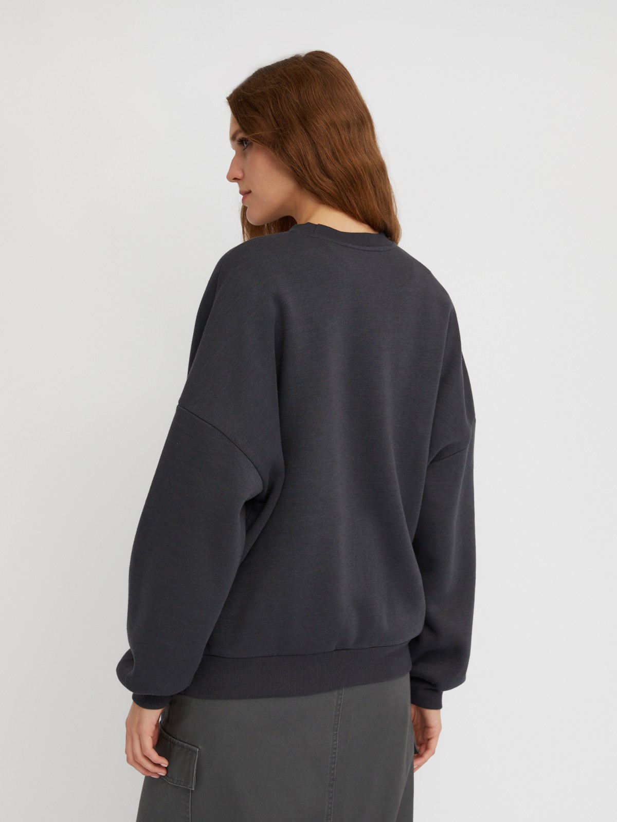 Свитшот оверсайз силуэта с принтом-надписью