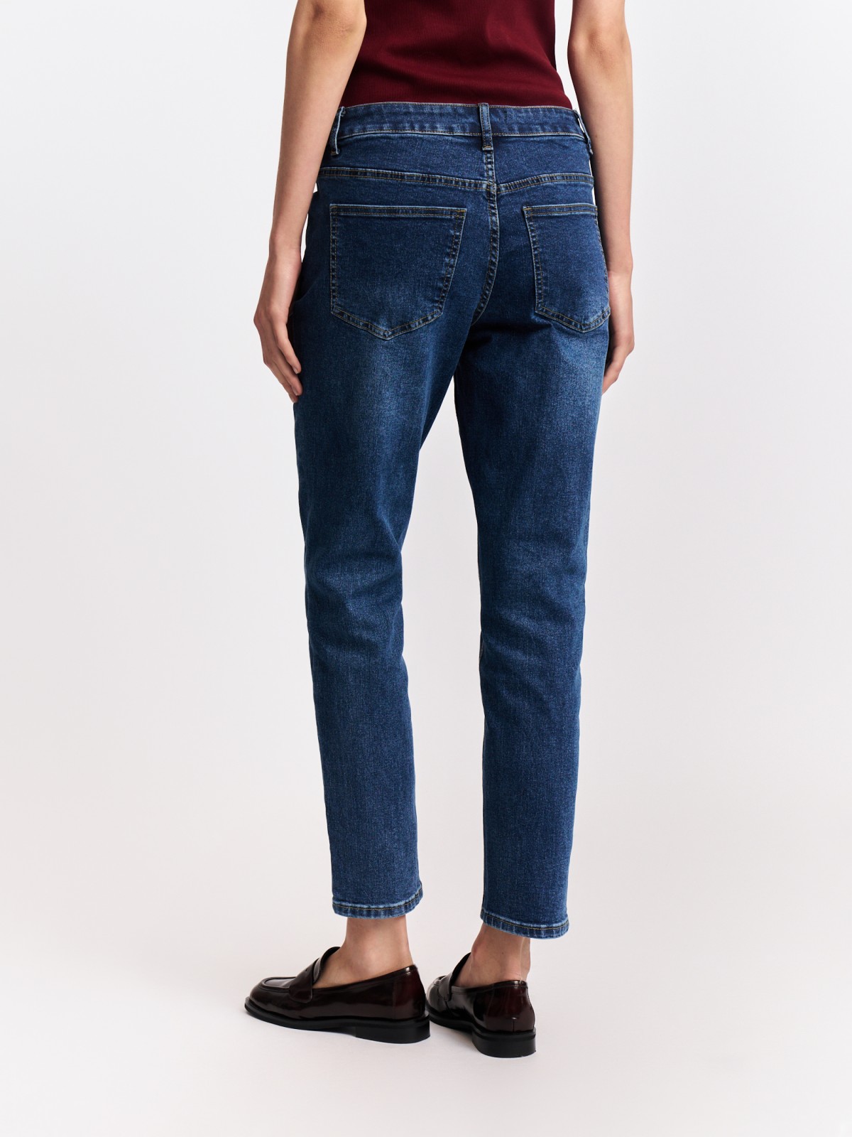 Джинсы силуэта Boyfriend со средней посадкой