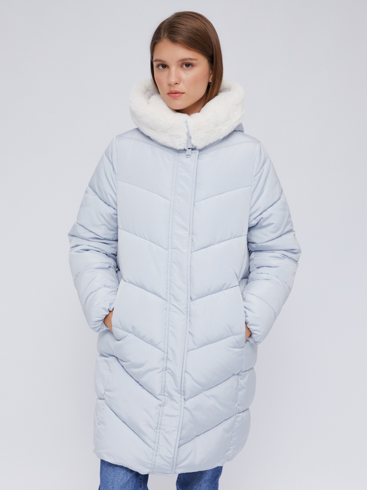 Тёплая куртка-пальто с капюшоном и отделкой из экомеха