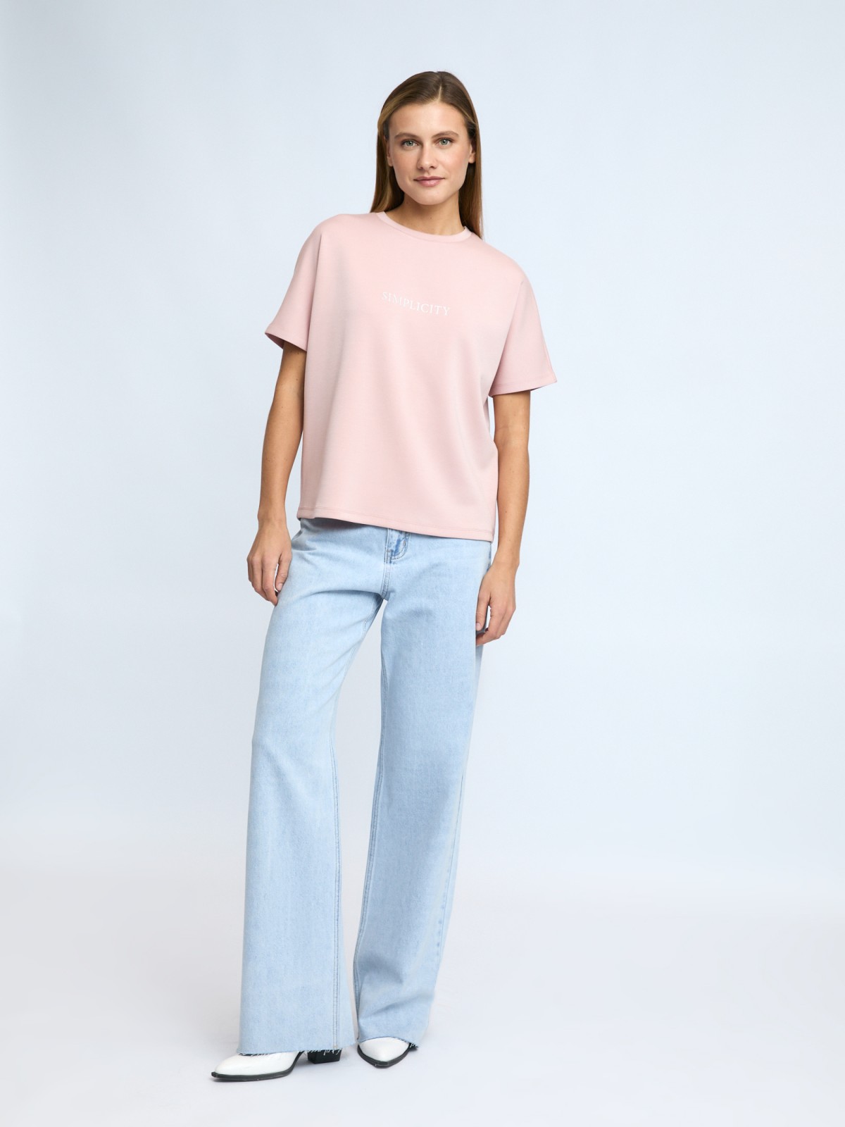 Блузка-футболка из неопрена с принтом-надписью