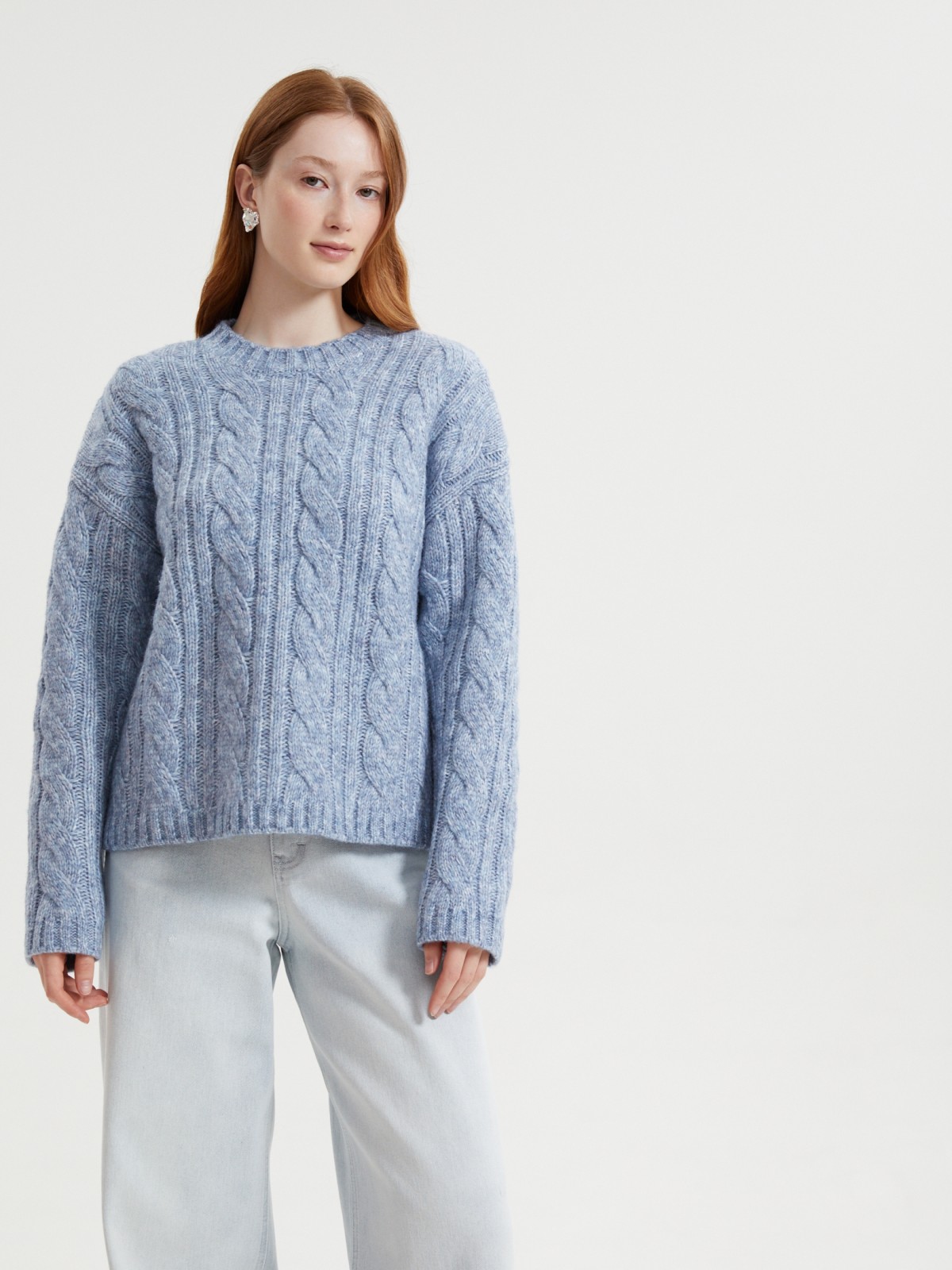 Вязаный джемпер с узором косы