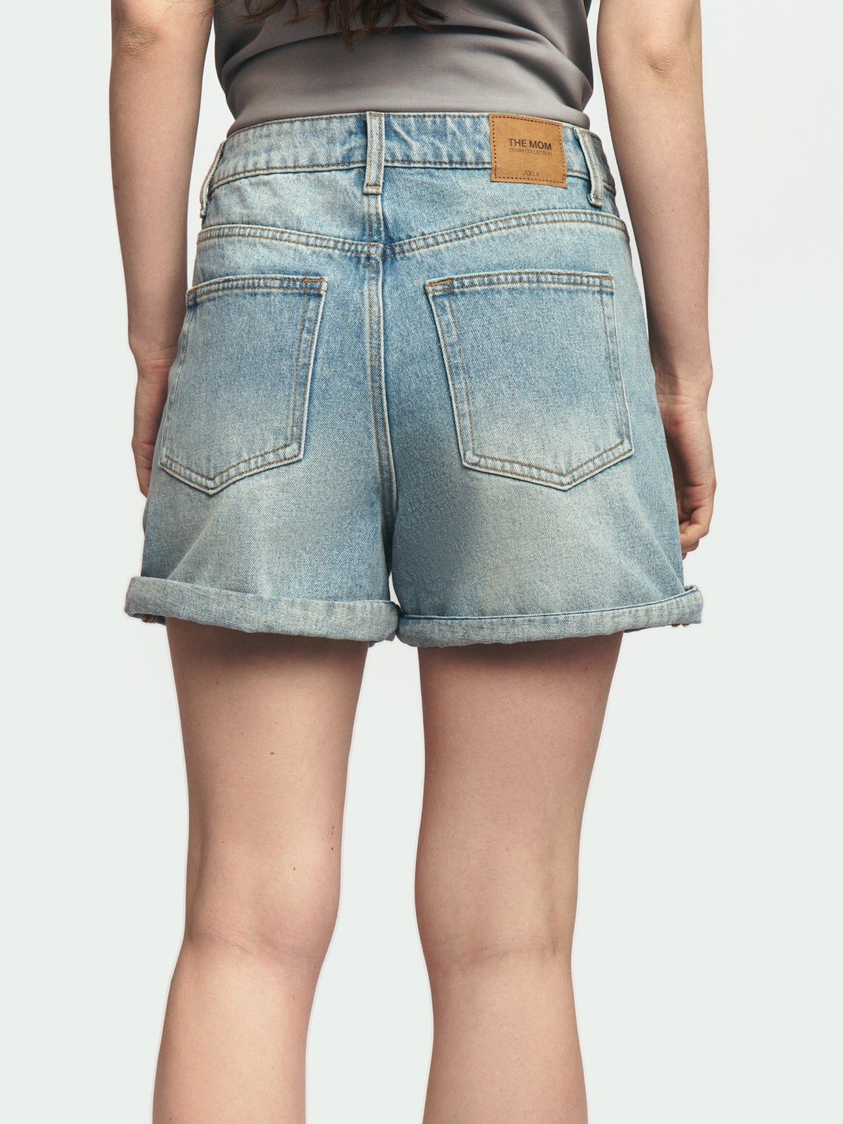 Джинсовые мини шорты Mom с отворотами