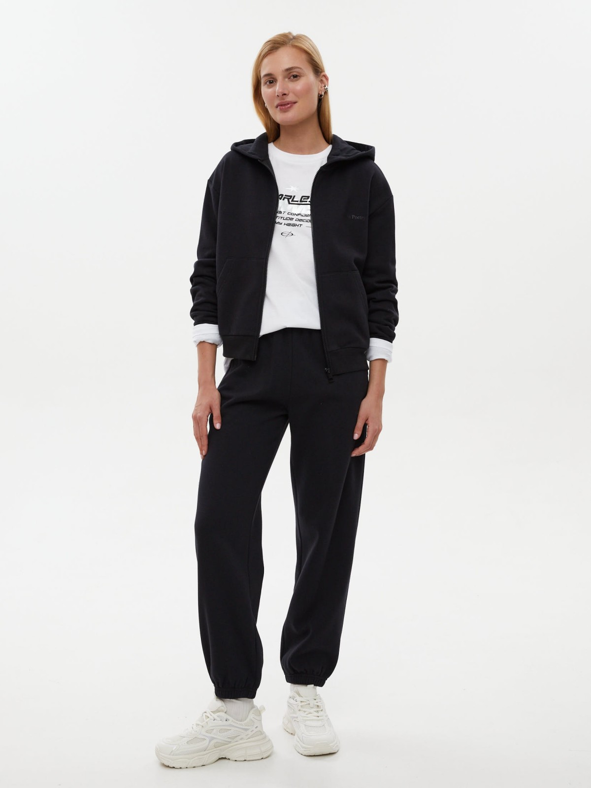 Утеплённые брюки-джоггеры на резинке