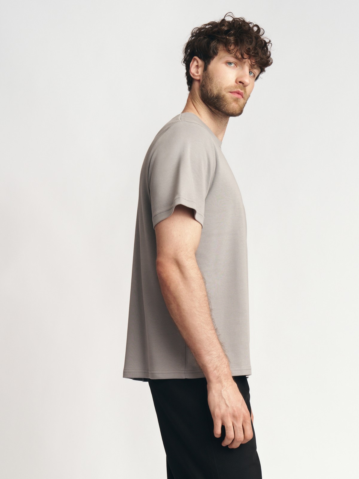 Футболка из хлопка с круглым вырезом