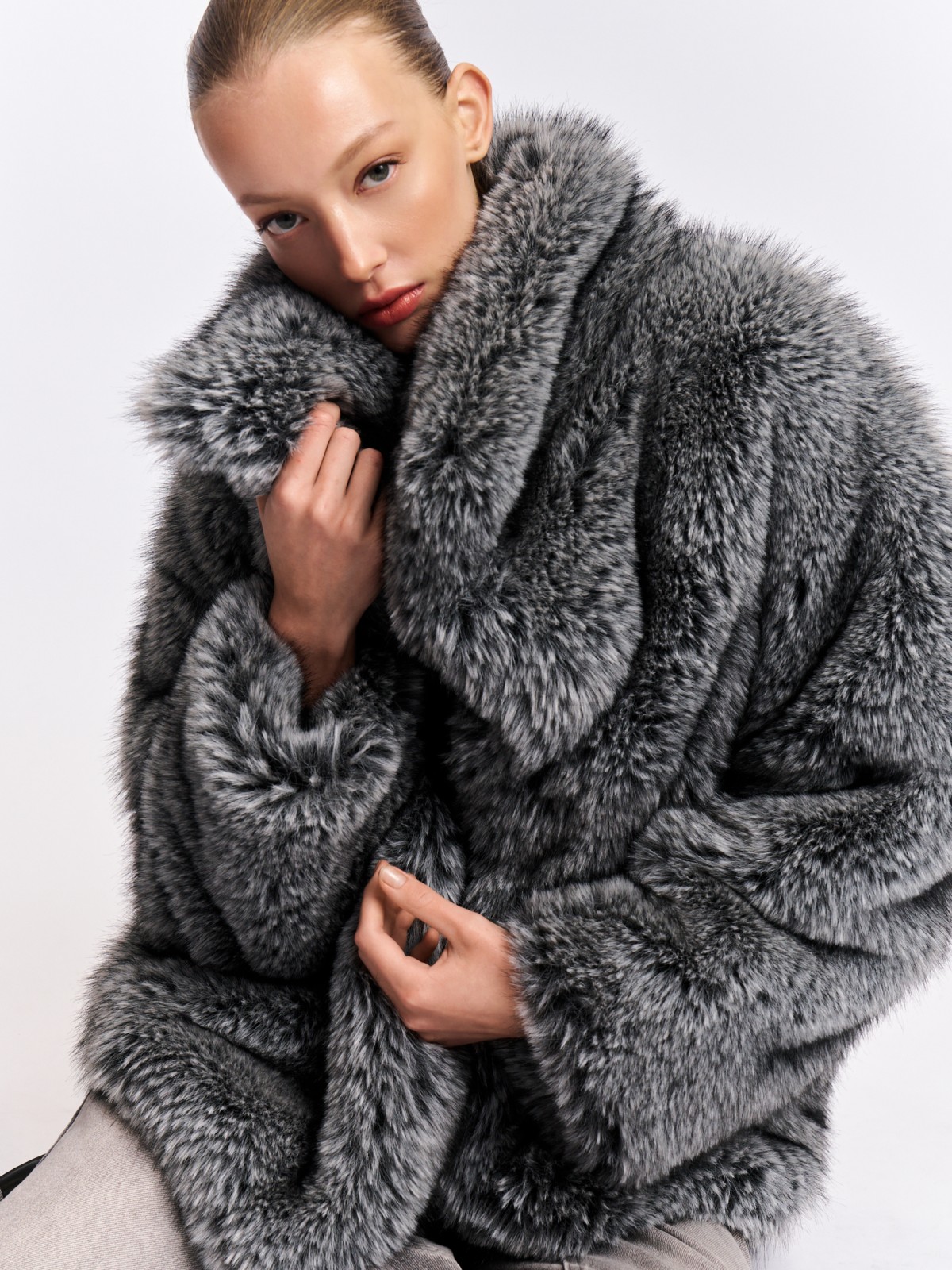 Теплая шуба из экомеха