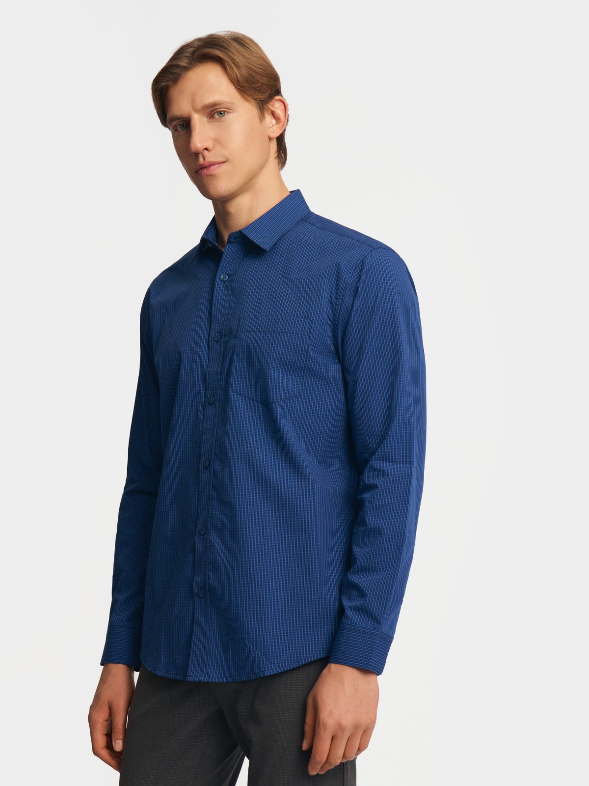 Офисная рубашка прямого силуэта с узором в клетку