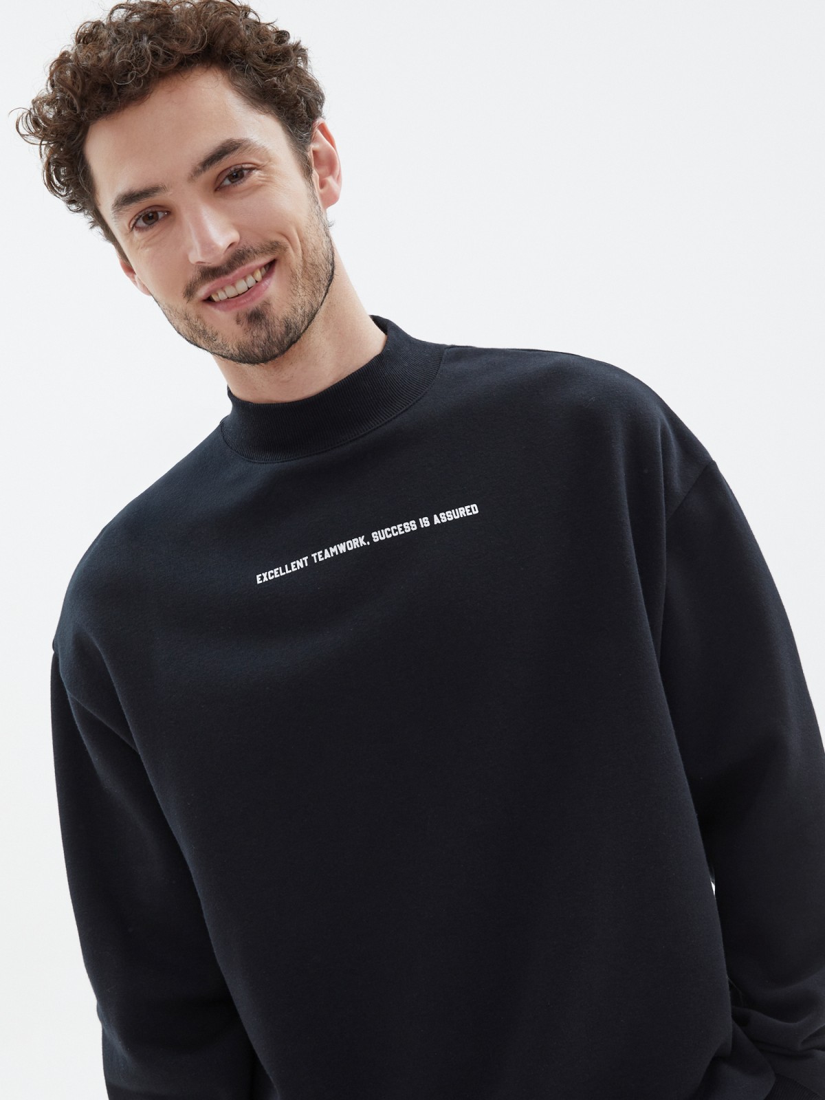 Трикотажный свитшот с принтом-надписью