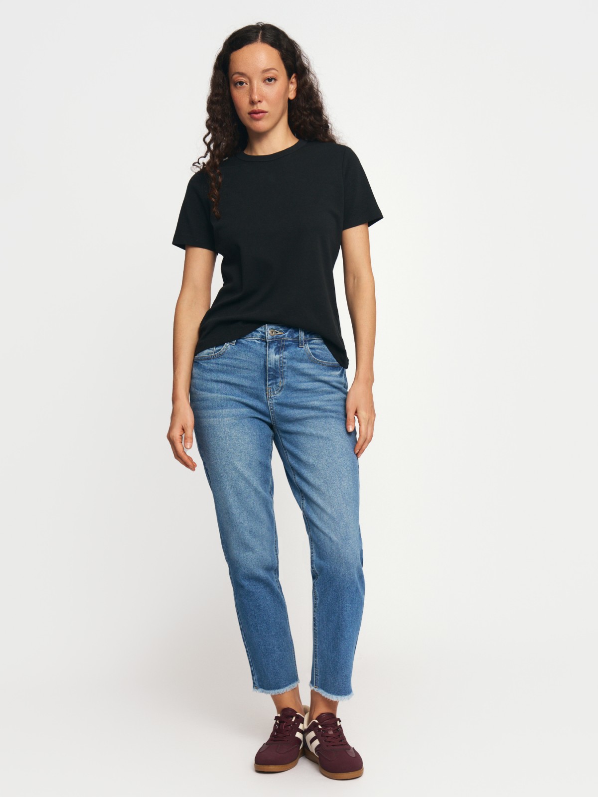 Джинсы силуэта Boyfriend со средней посадкой