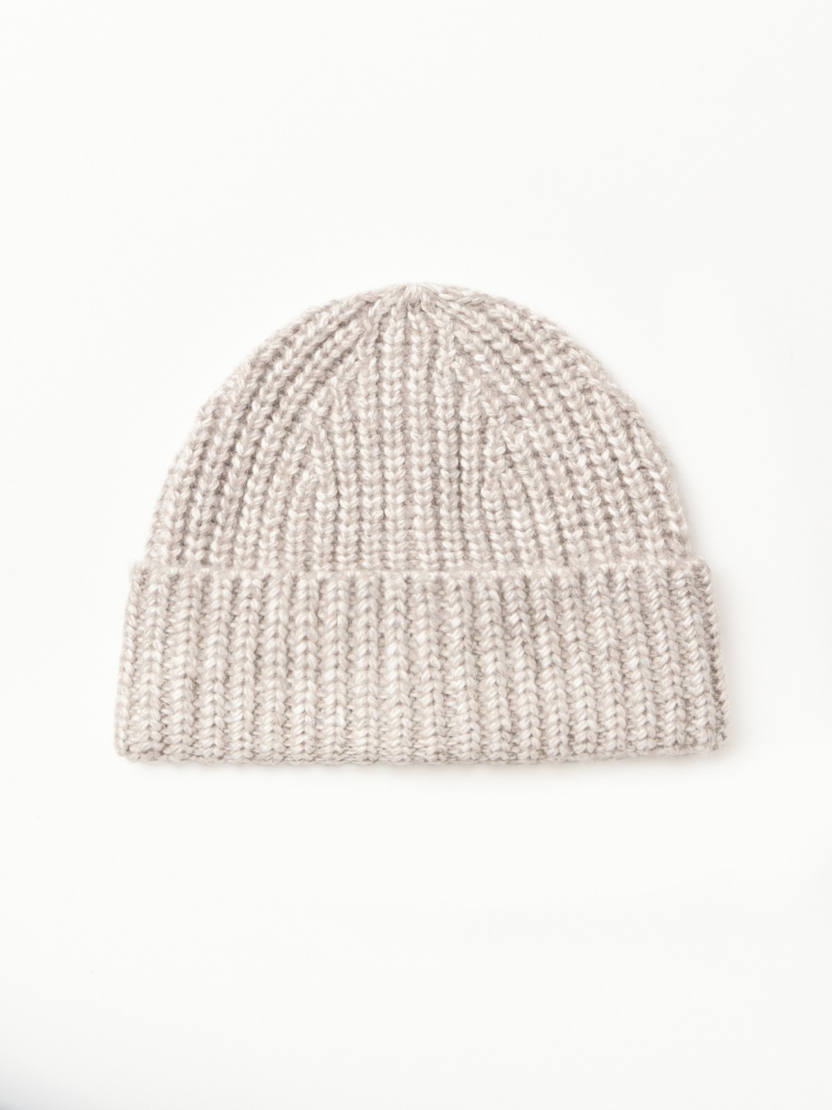 Вязаная шапка-бини