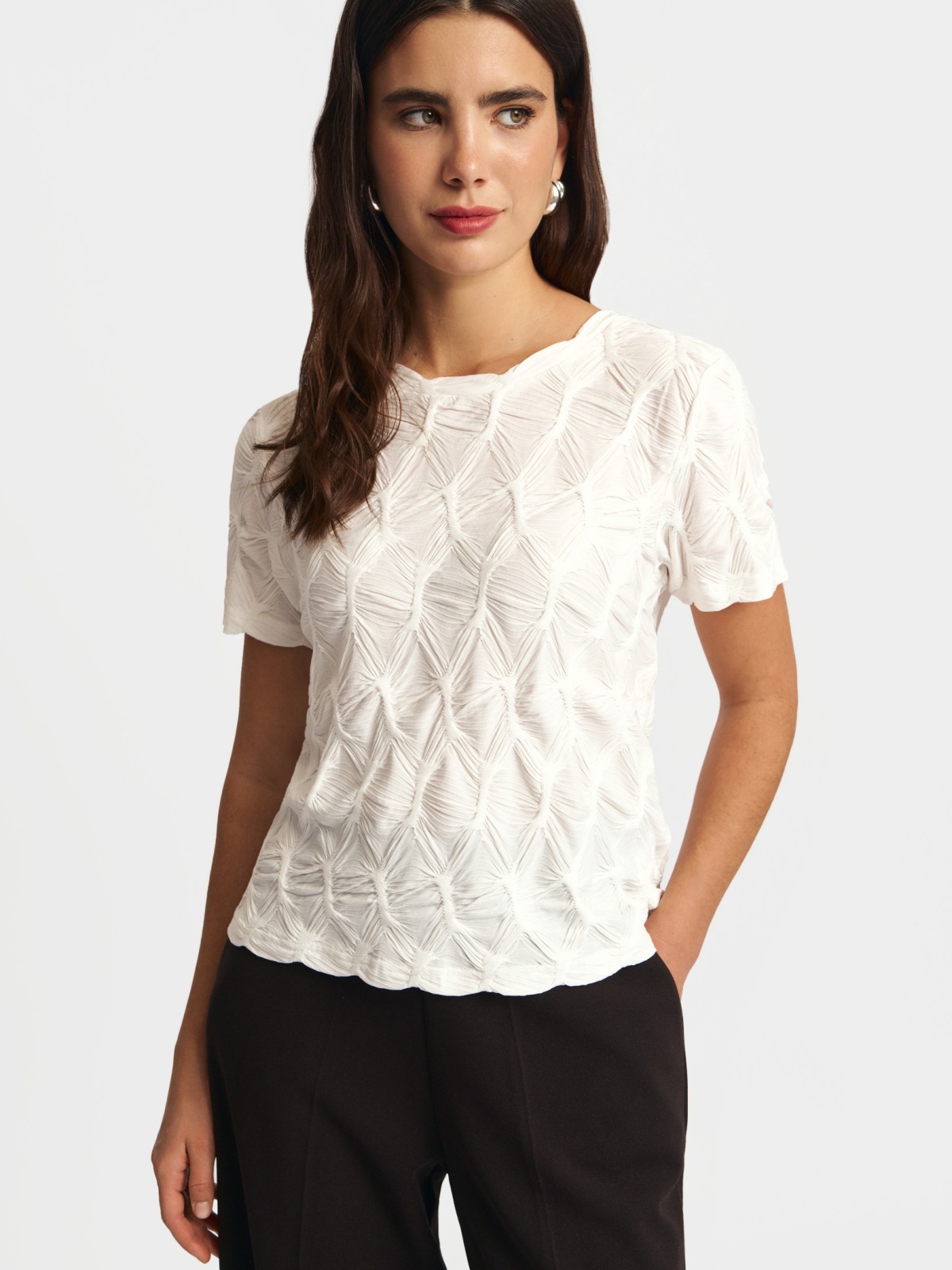 Футболка из фактурной ткани