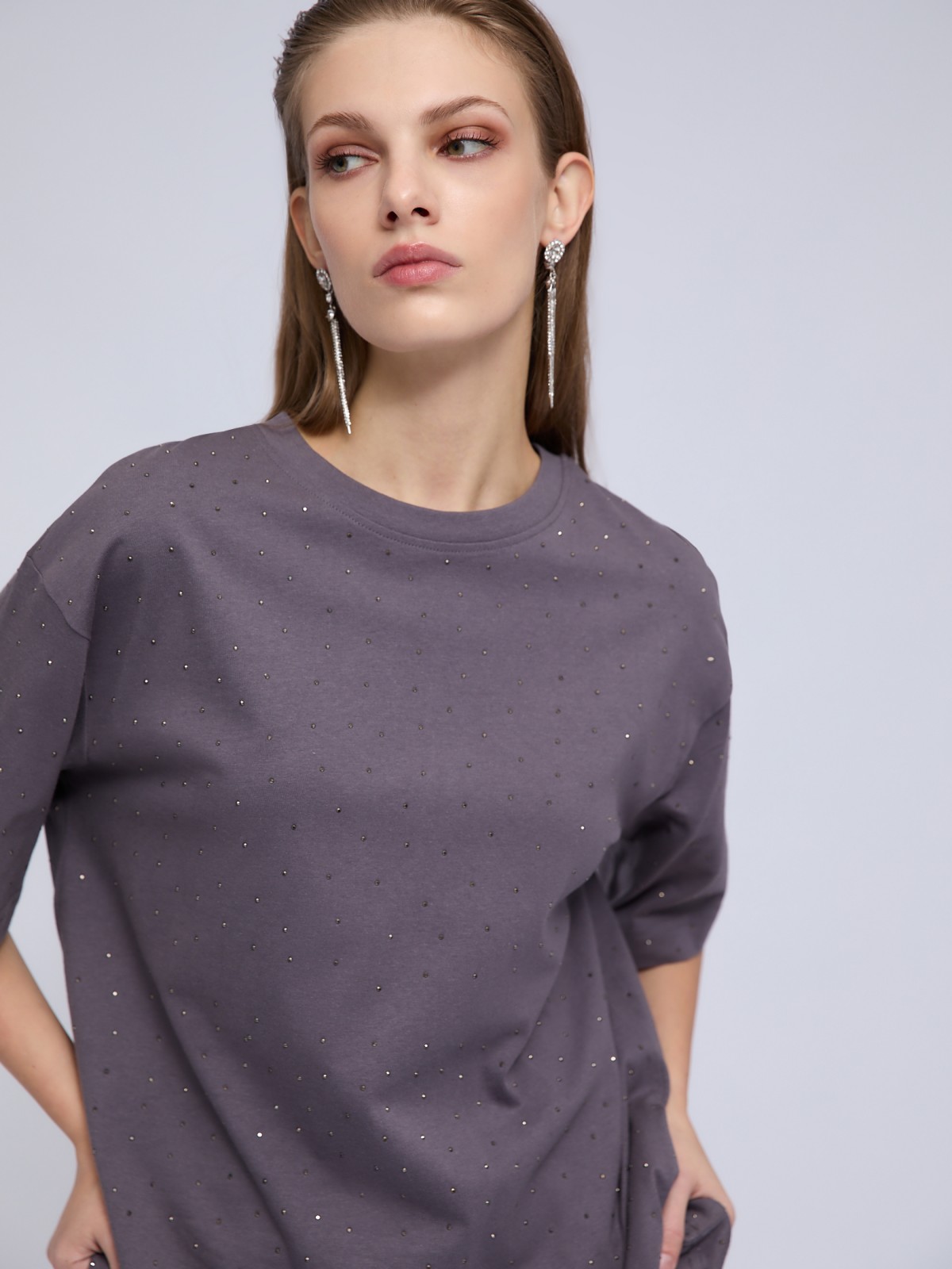 Футболка из хлопка со стразами