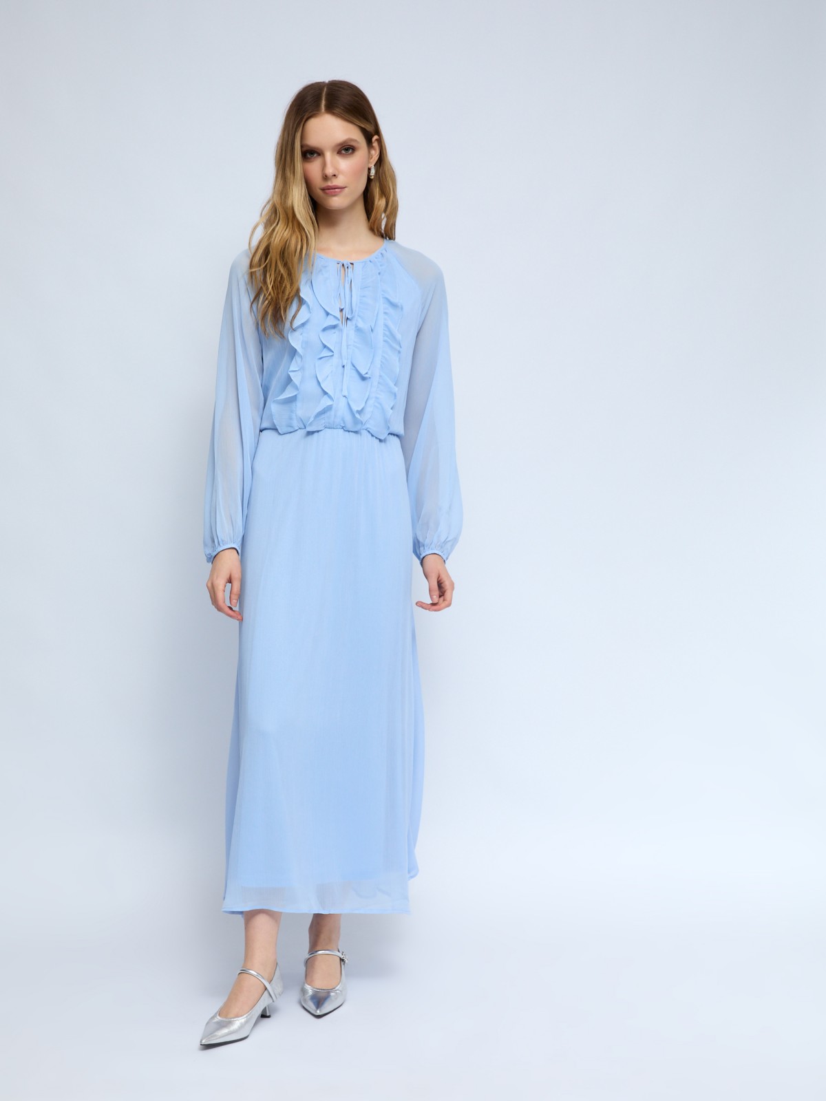 Платье макси из шифона на резинке с воланами