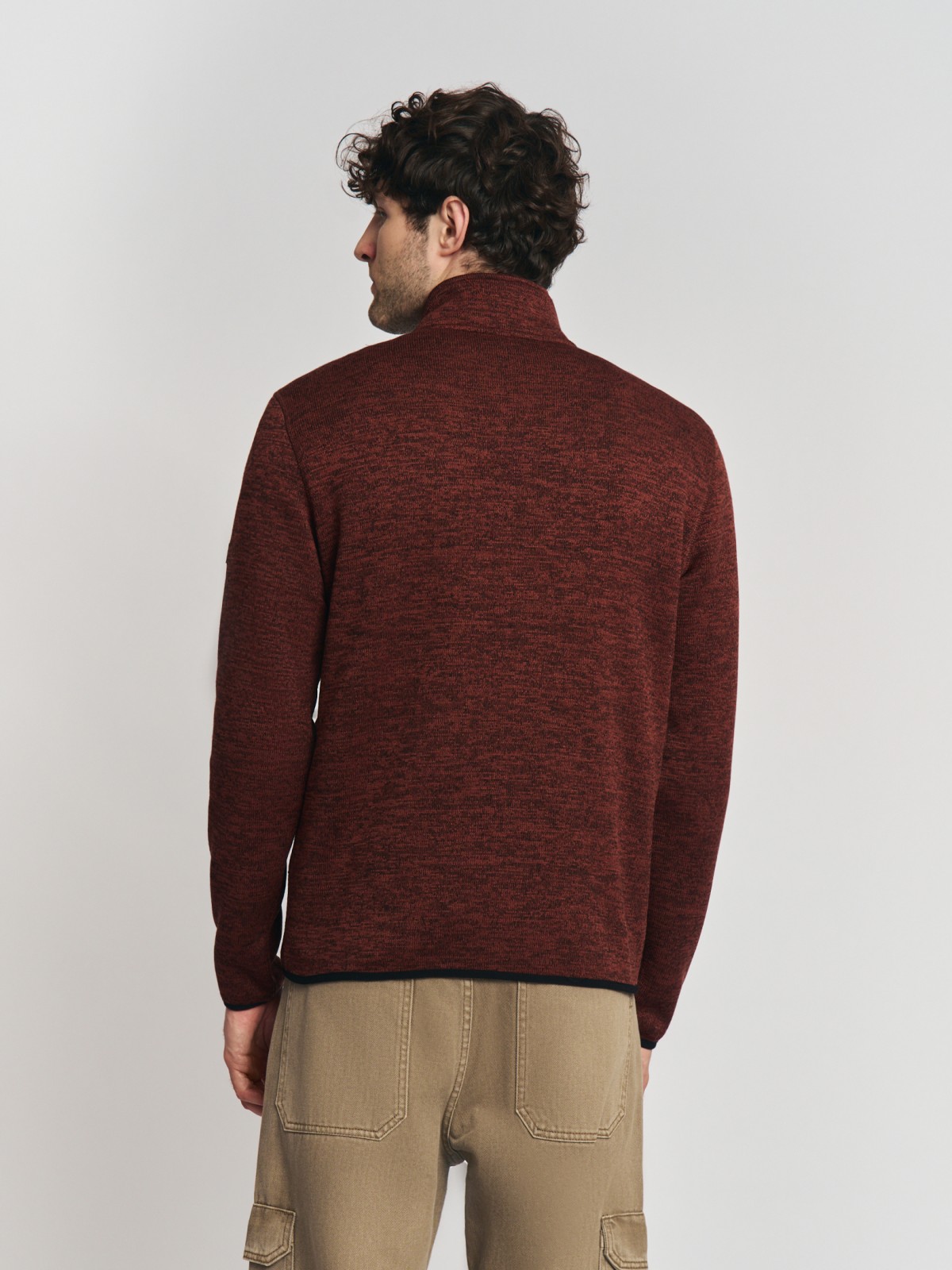 Утеплённая толстовка с воротником-стойкой