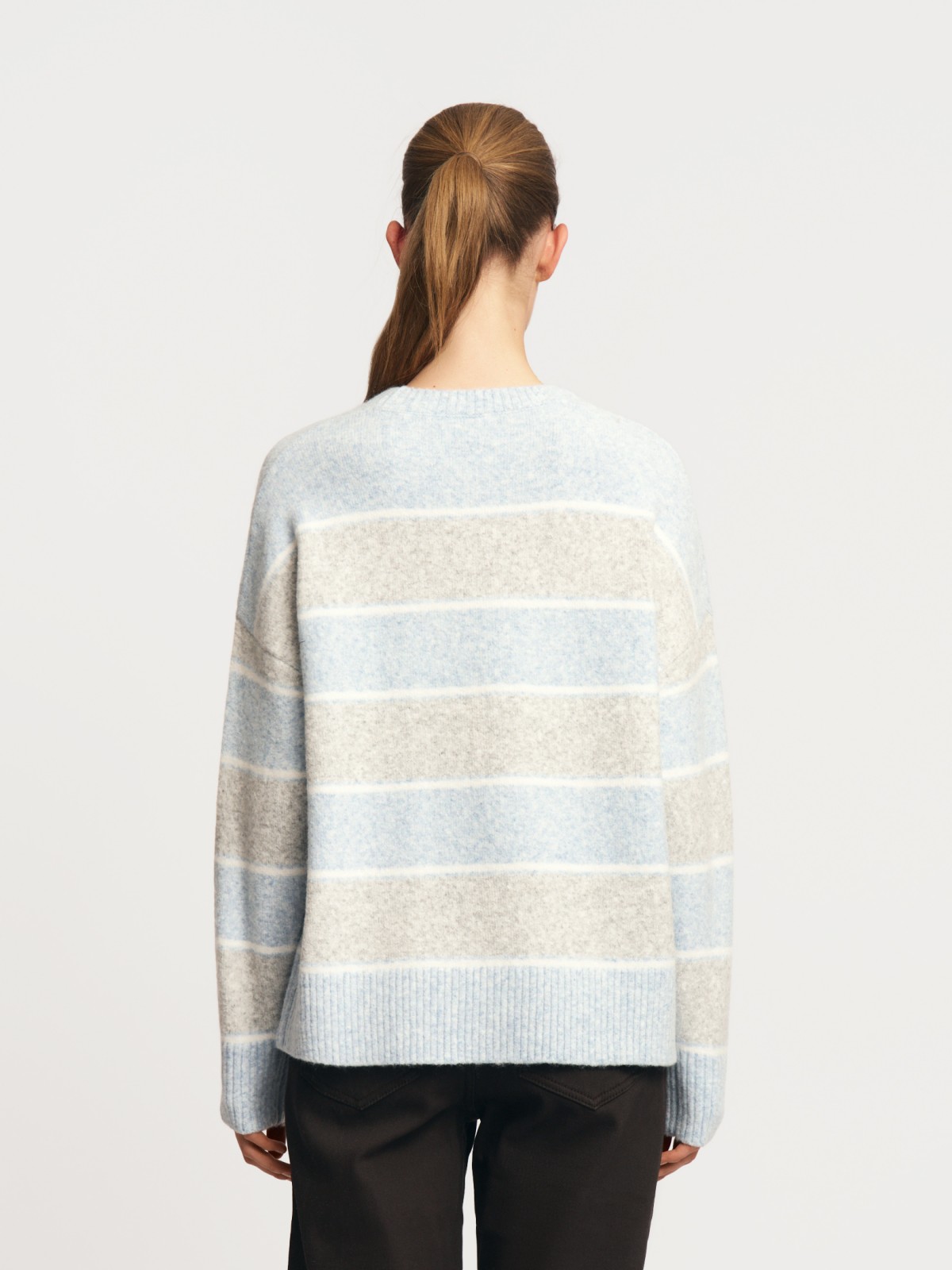 Вязаный джемпер с узором в полоску