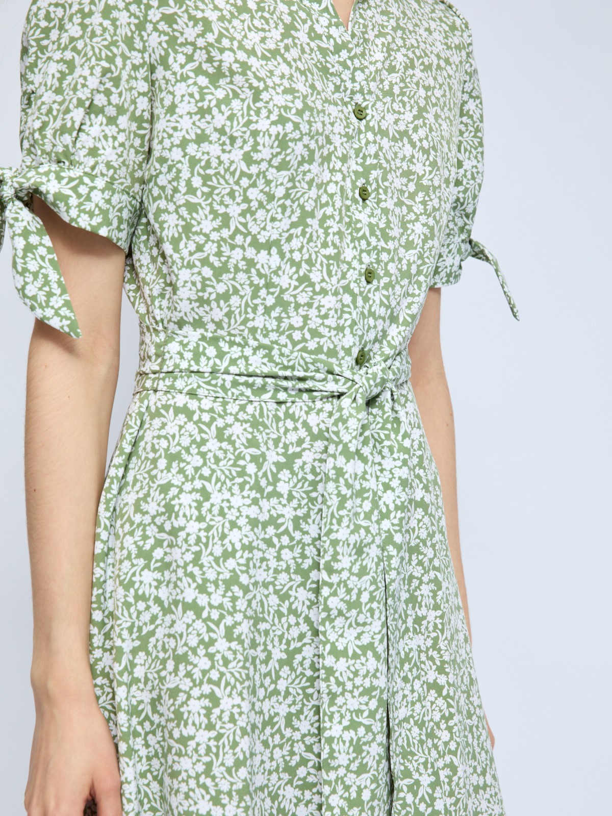 Платье-рубашка длины миди с поясом и принтом