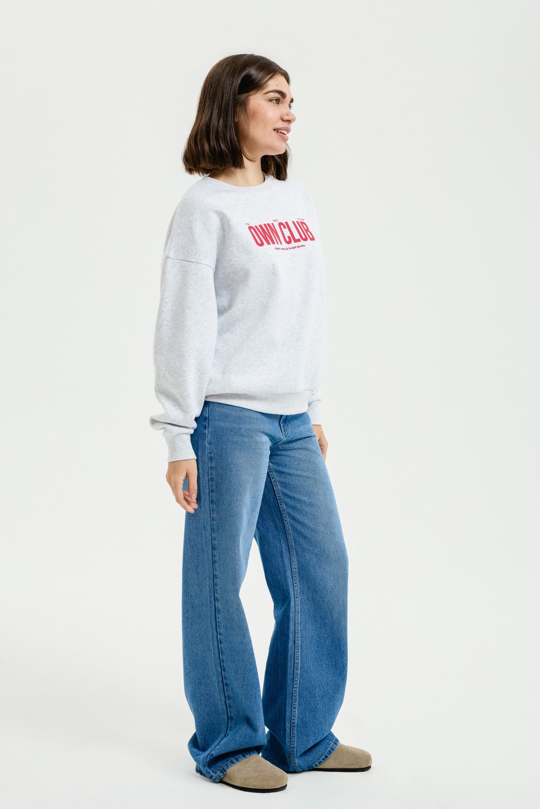 Трикотажный оверсайз свитшот