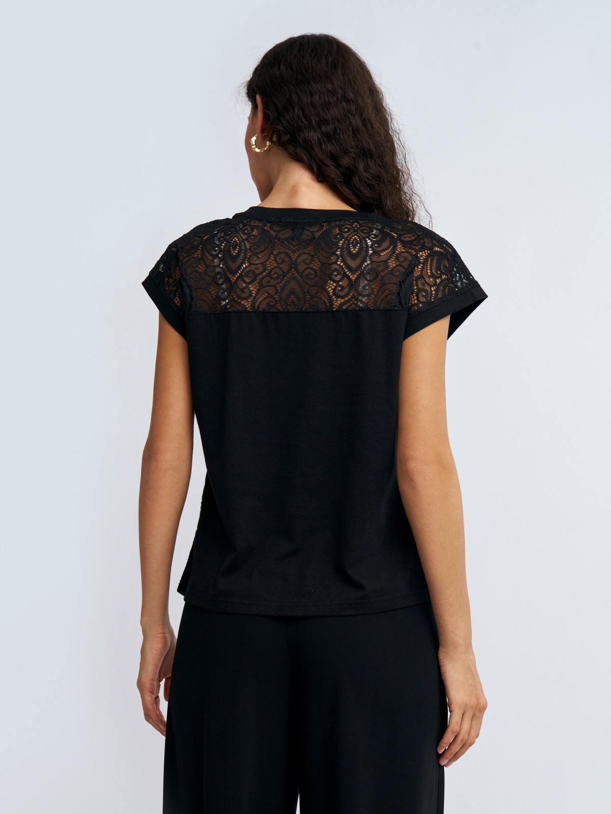 Кружевной топ с коротким рукавом