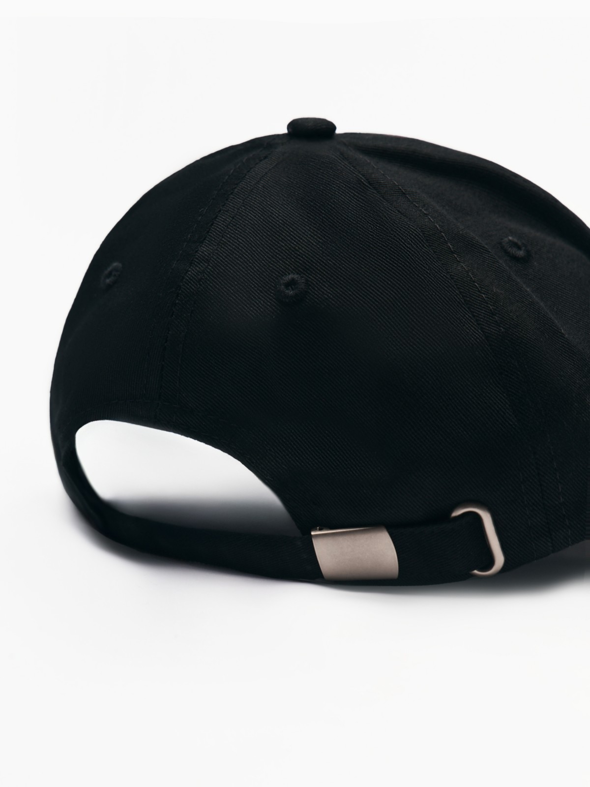 Бейсболка из хлопка с полукруглым козырьком