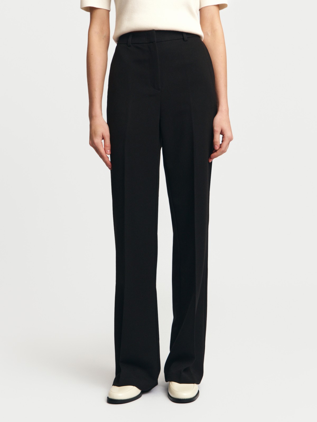 Брюки силуэта Bootcut со стрелками