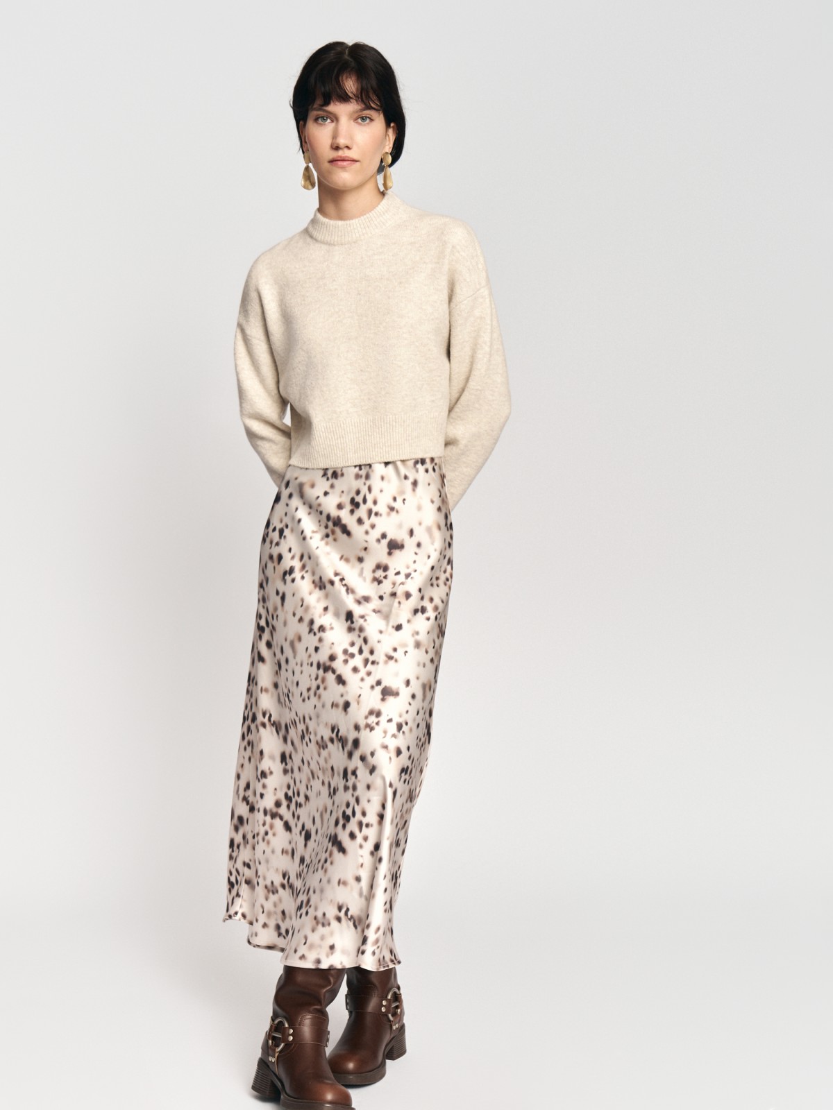 Атласная юбка миди на резинке с принтом