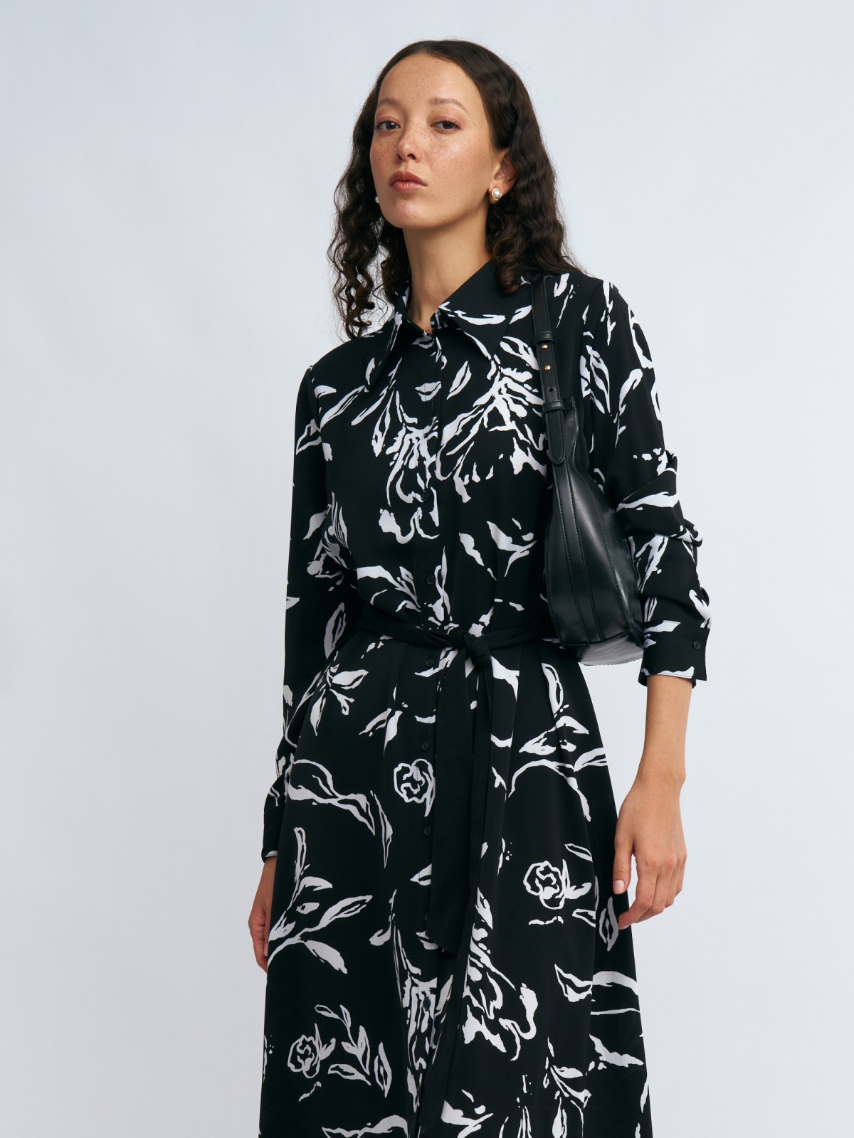 Платье-рубашка макси с цветочным принтом и ремнём