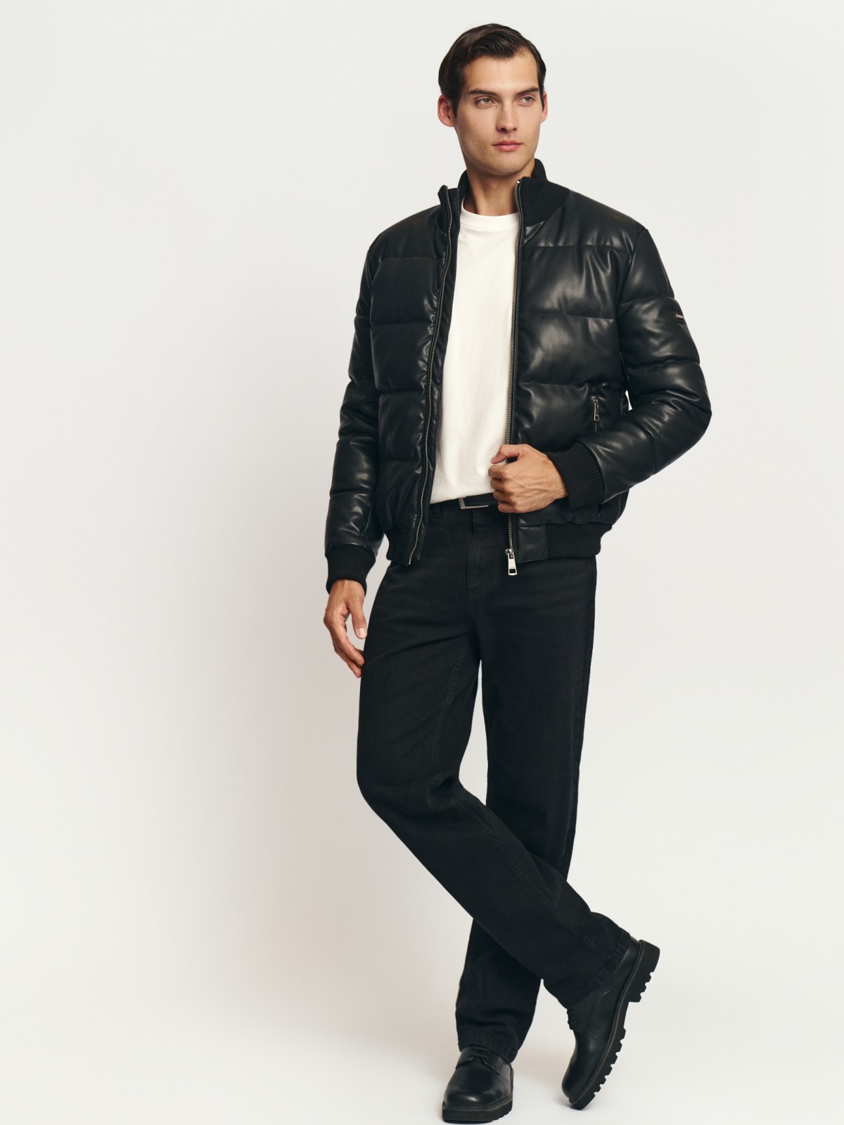 Тёплая стёганая куртка-бомбер из экокожи