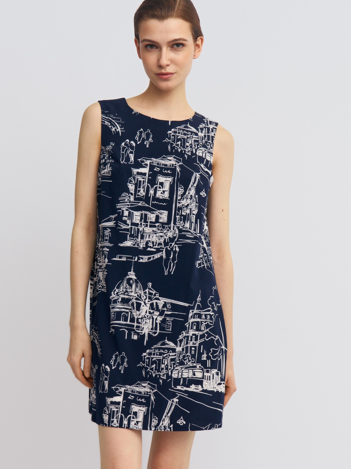 Платье мини без рукавов с вырезом на спине