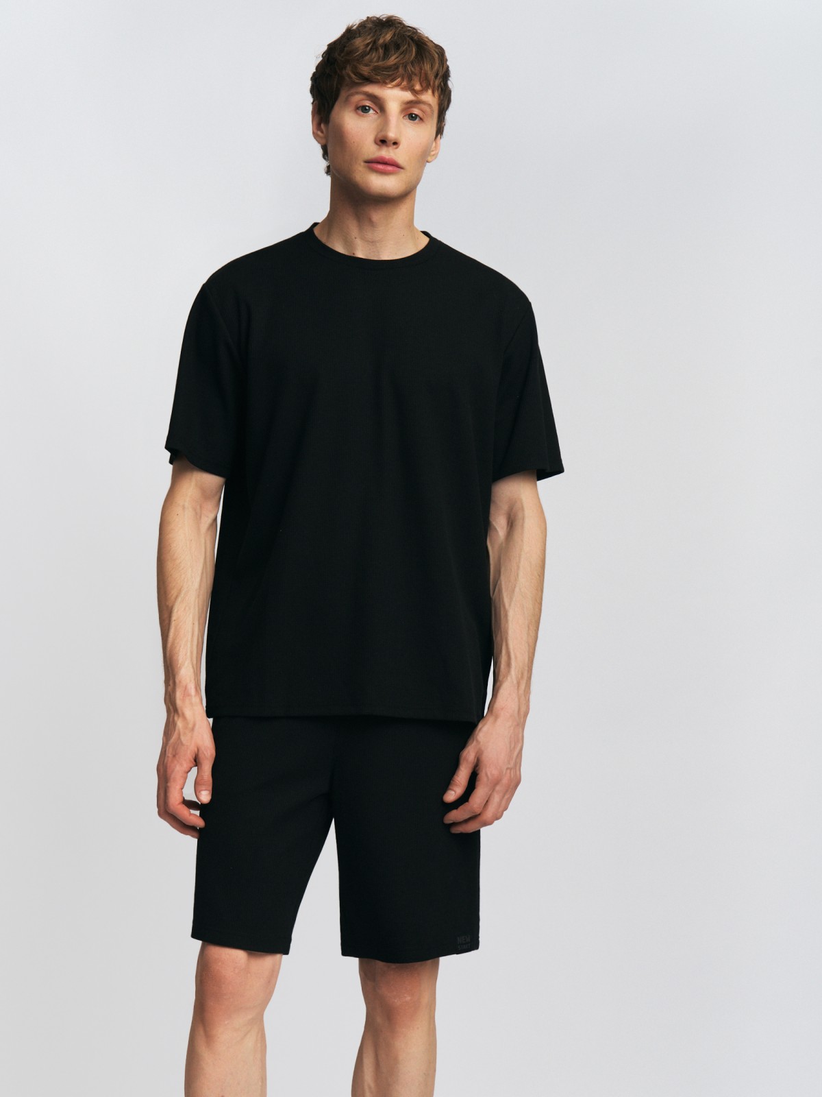 Трикотажные шорты на резинке