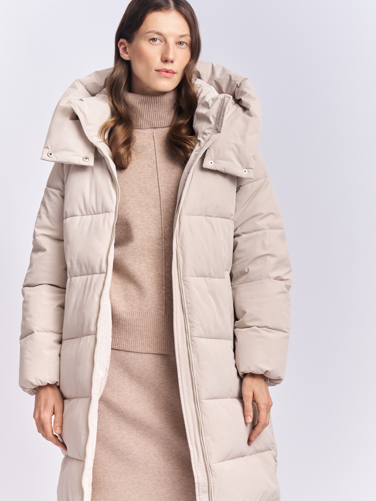 Тёплая  куртка-пальто из вельвета с капюшоном