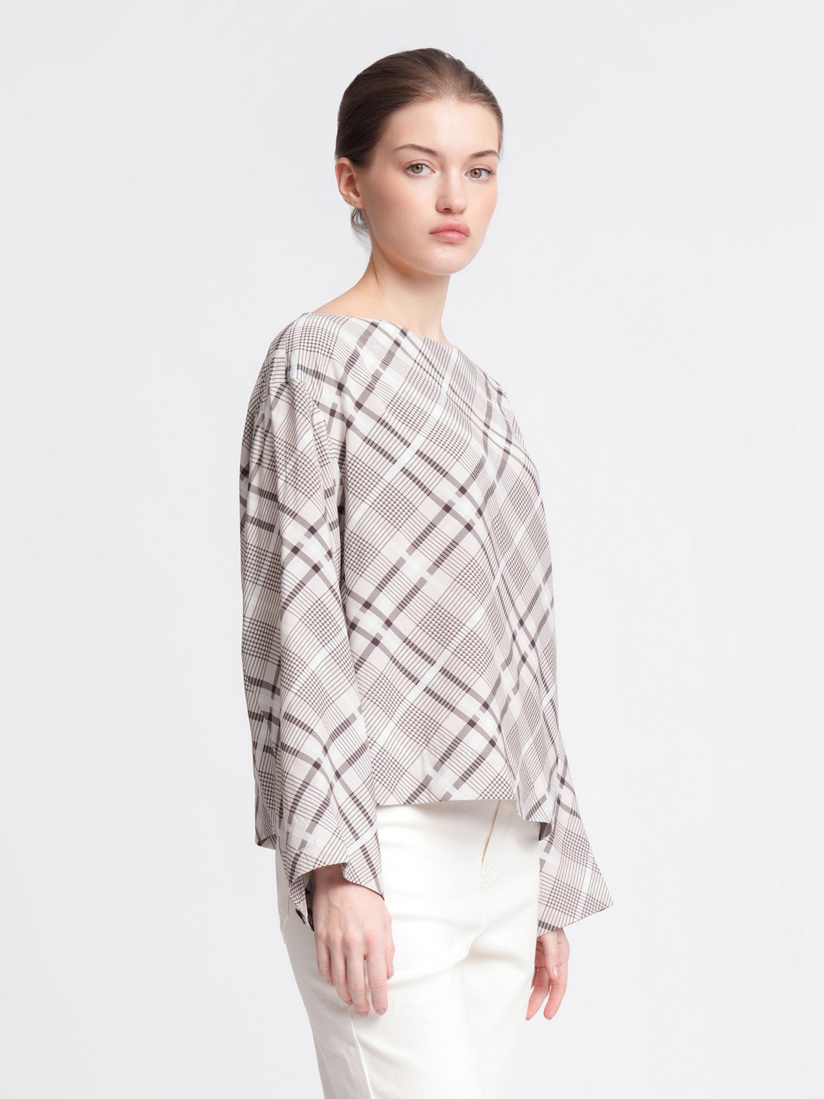 Блузка с  длинными рукавами