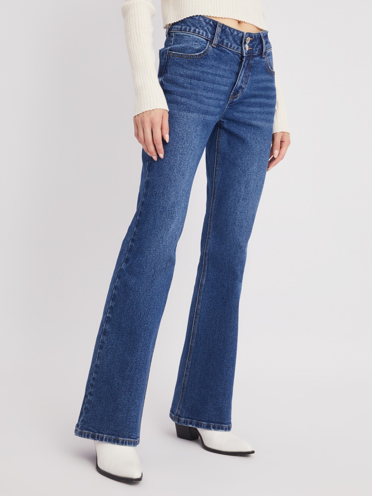 Джинсы силуэта Bootcut со средней посадкой