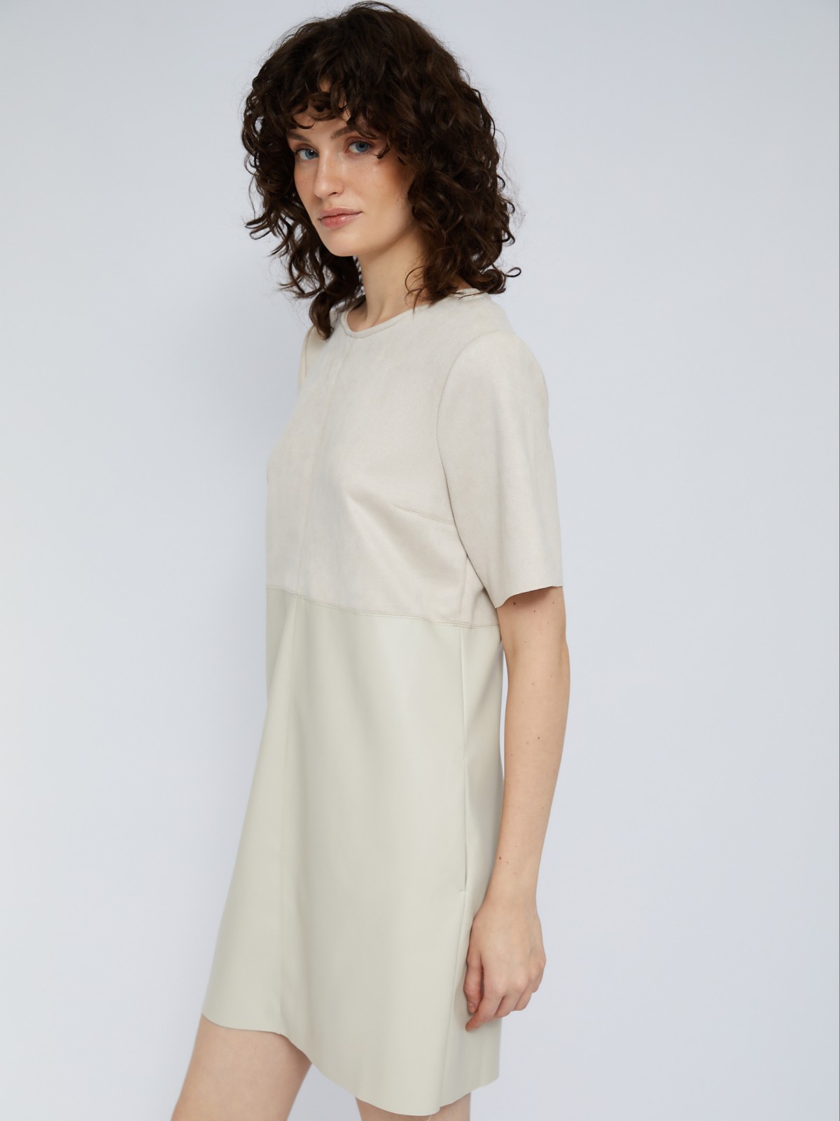 Комбинированное платье-футболка из экокожи и экозамши